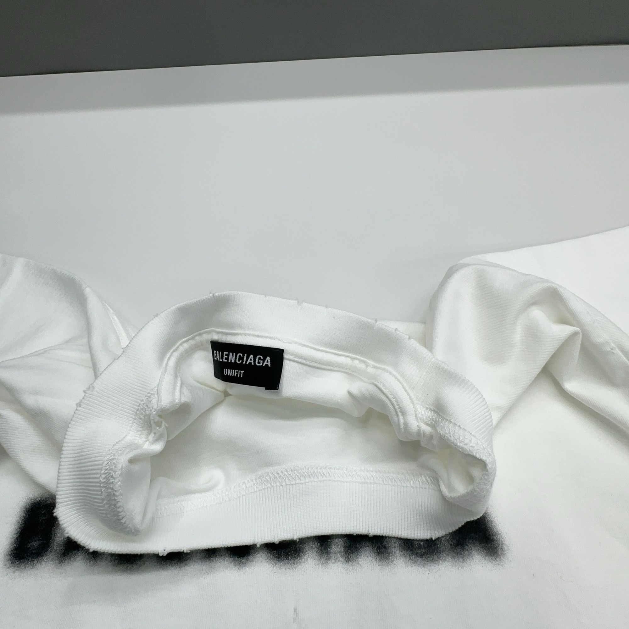 Balenciaga Balenciaga Blurry Logo T-Shirt Size L Size US L / EU 52-54 / 3 - 5 Thumbnail