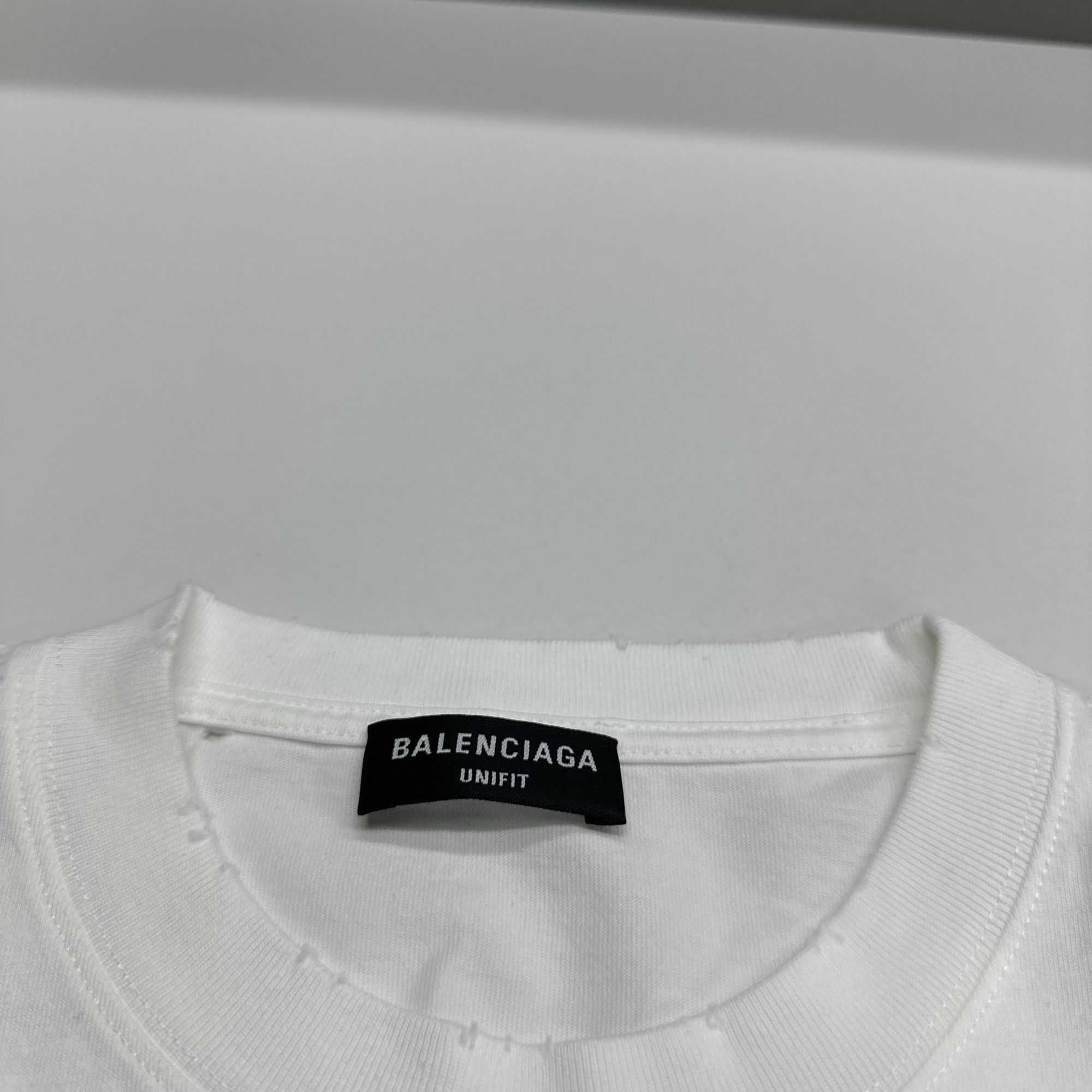 Balenciaga Balenciaga Blurry Logo T-Shirt Size L Size US L / EU 52-54 / 3 - 3 Thumbnail