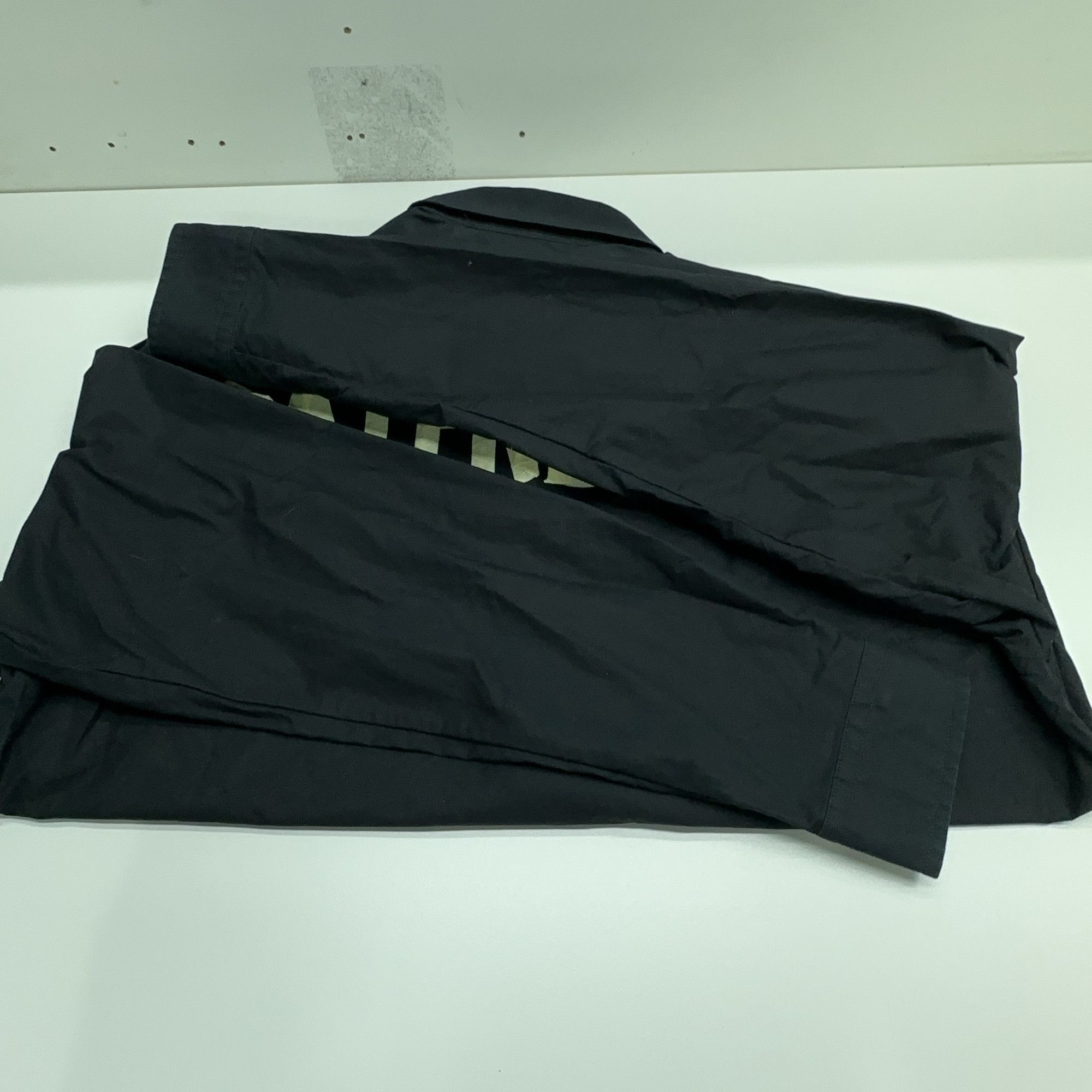 Balenciaga Balenciaga Tape Logo Button Up Shirt Size S Size US S / EU 44-46 / 1 - 12 Thumbnail