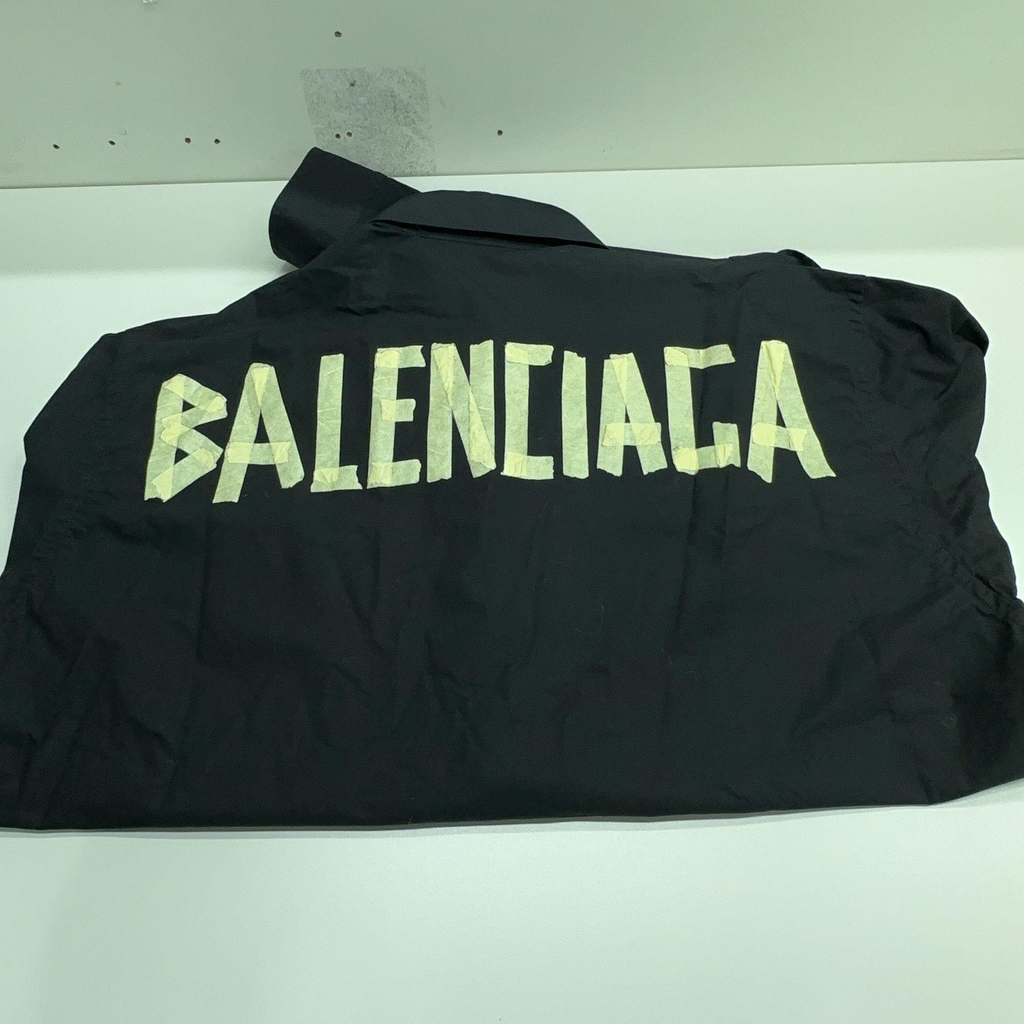 Balenciaga Balenciaga Tape Logo Button Up Shirt Size S Size US S / EU 44-46 / 1 - 11 Thumbnail