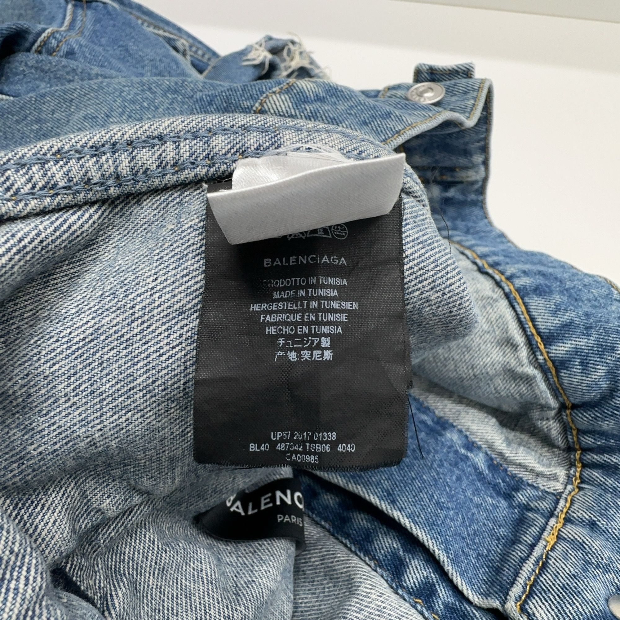 Balenciaga Balenciaga 2017 Logo Denim Jacket Size 46 Size US S / EU 44-46 / 1 - 3 Thumbnail