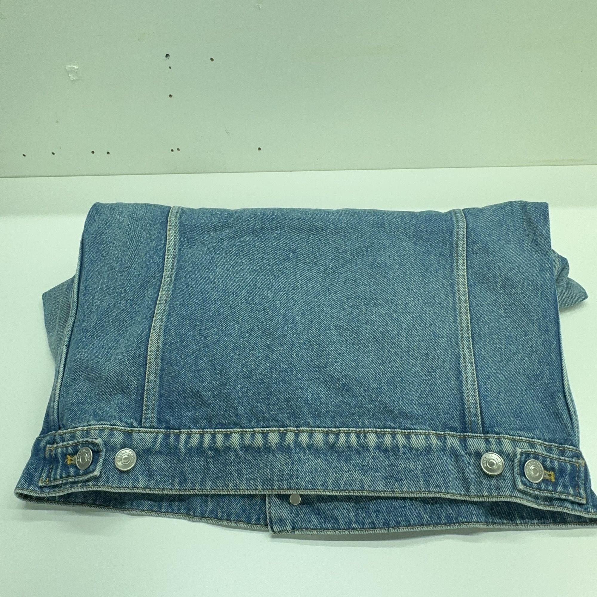 Balenciaga Balenciaga 2017 Logo Denim Jacket Size 46 Size US S / EU 44-46 / 1 - 13 Thumbnail