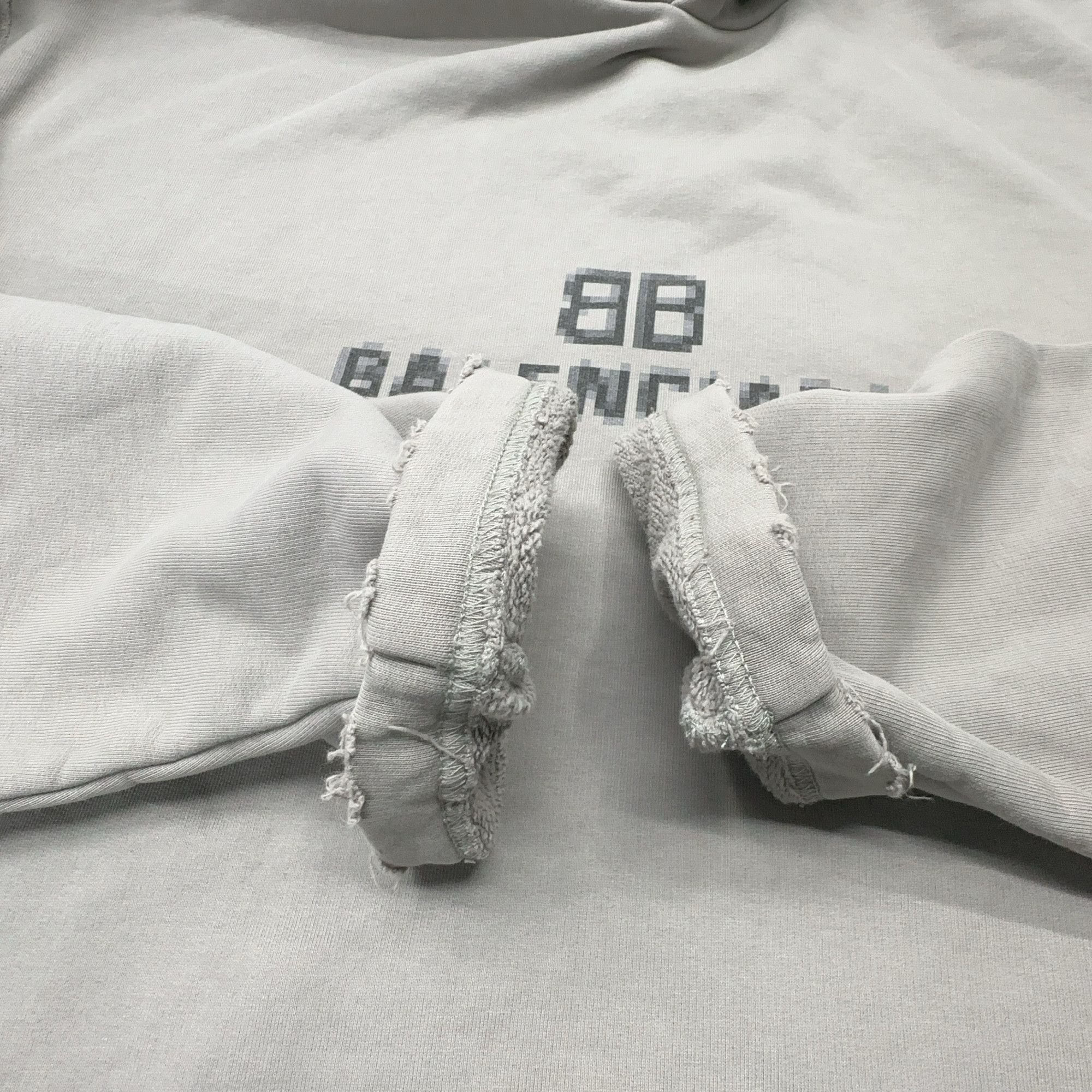 Balenciaga Balenciaga Logo Hoodie Size XS Size US XS / EU 42 / 0 - 17 Thumbnail