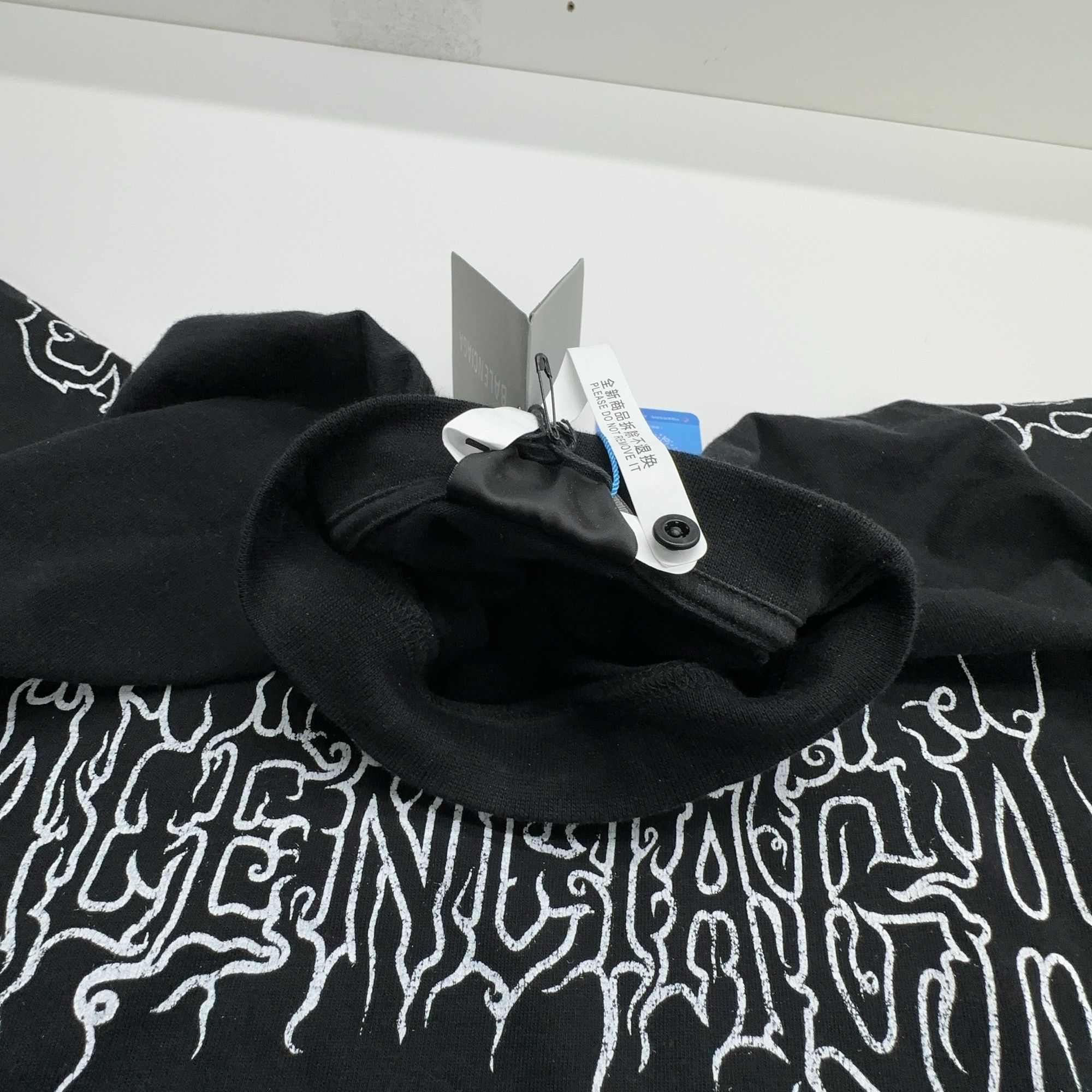 Balenciaga Balenciaga Tribal Graphic T-Shirt Size S Size US S / EU 44-46 / 1 - 6 Thumbnail