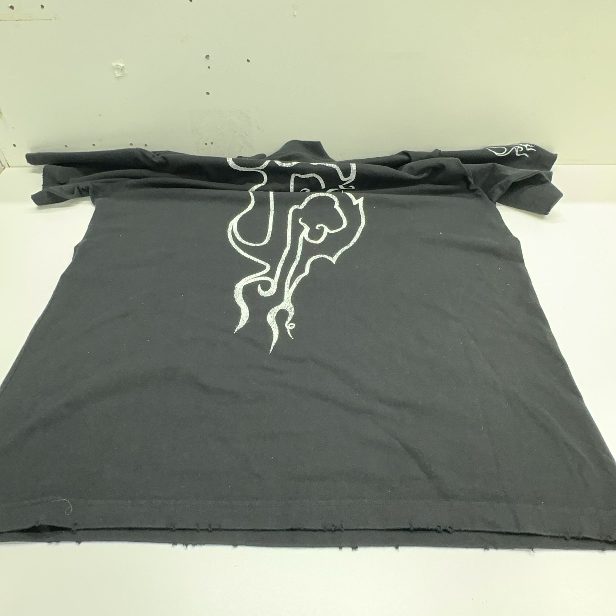 Balenciaga Balenciaga Tribal Graphic T-Shirt Size S Size US S / EU 44-46 / 1 - 14 Thumbnail