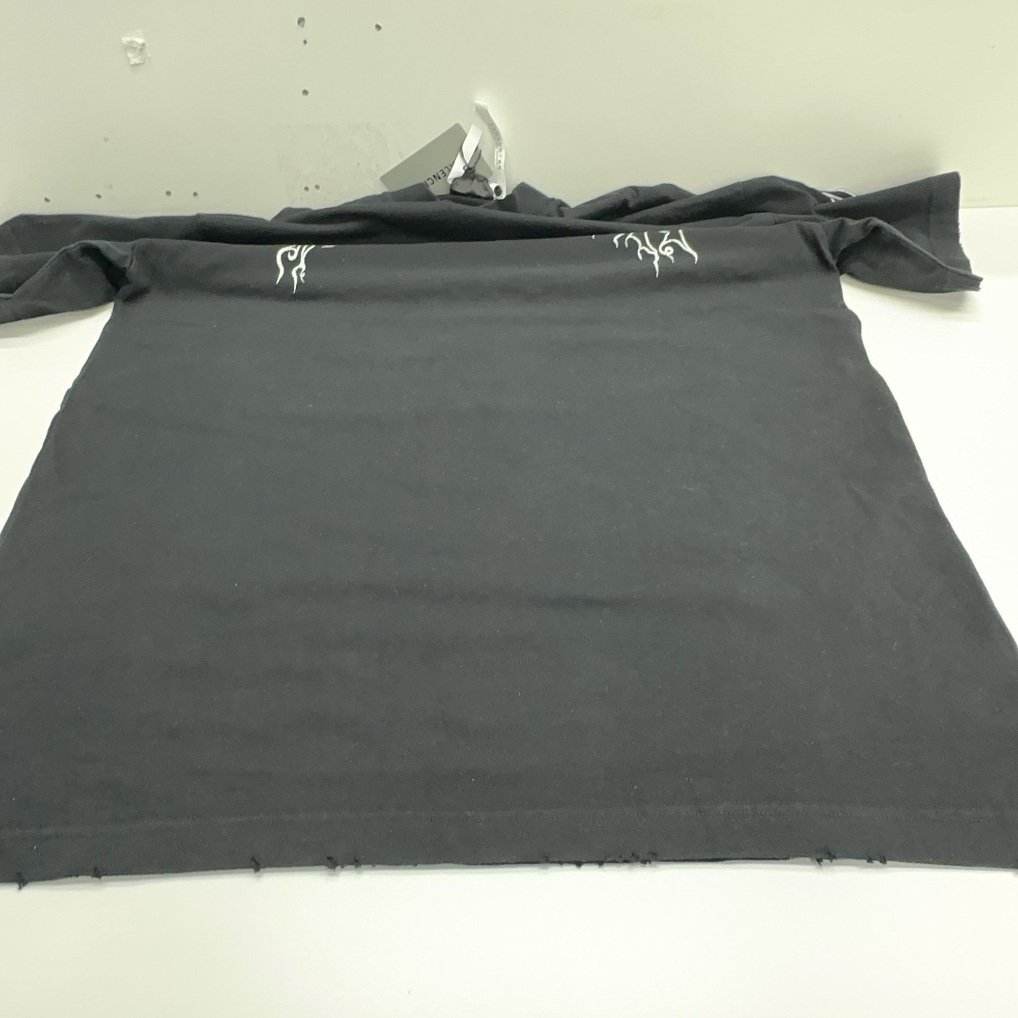 Balenciaga Balenciaga Tribal Graphic T-Shirt Size S Size US S / EU 44-46 / 1 - 8 Thumbnail