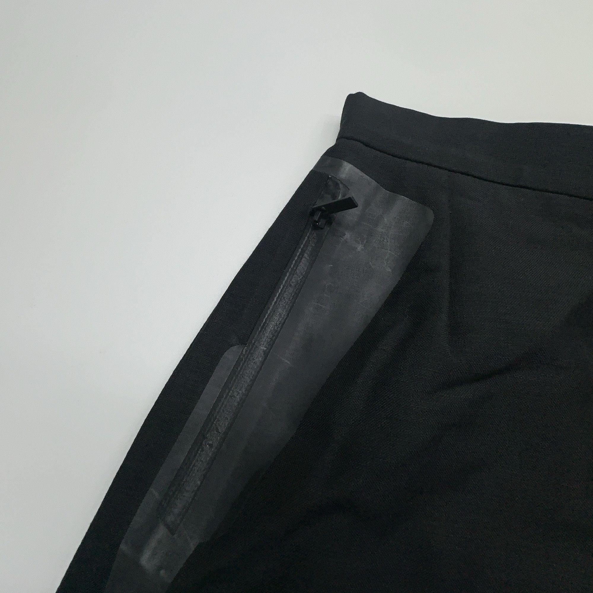 Balenciaga Balenciaga Black Zip Pocket Mini Skirt Size 36 Size 25" / US 0 / IT 36 - 5 Thumbnail