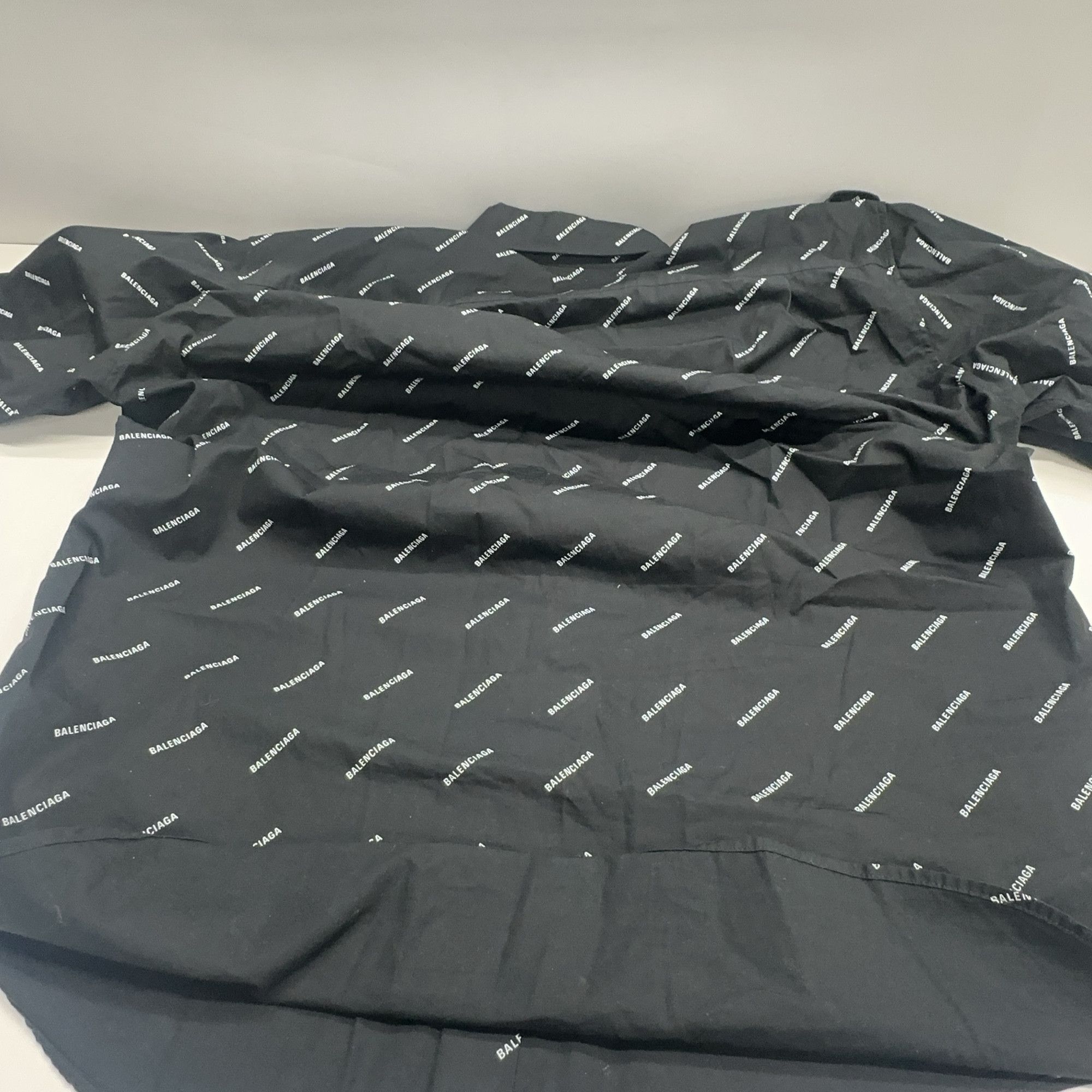 Balenciaga Balenciaga All-Over Logo Print Shirt Size S Size US S / EU 44-46 / 1 - 9 Thumbnail