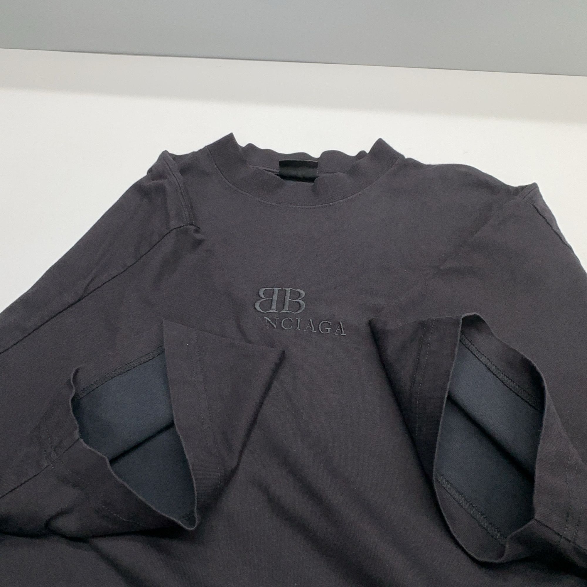 Balenciaga Balenciaga BB Logo Embroidered T-Shirt Size L Size US L / EU 52-54 / 3 - 8 Thumbnail