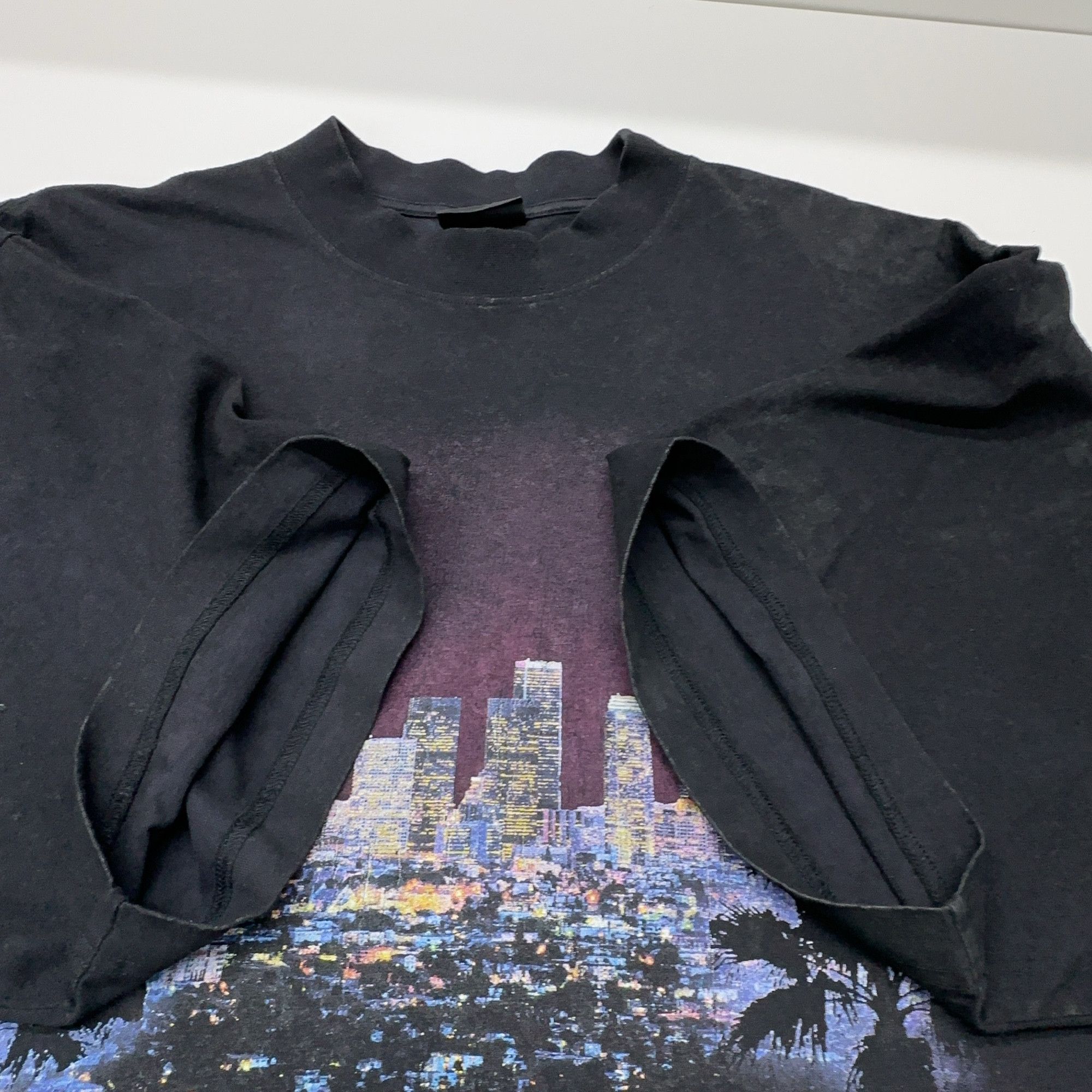 Balenciaga Balenciaga City of Angels Graphic T-Shirt Size M Size US M / EU 48-50 / 2 - 10 Thumbnail