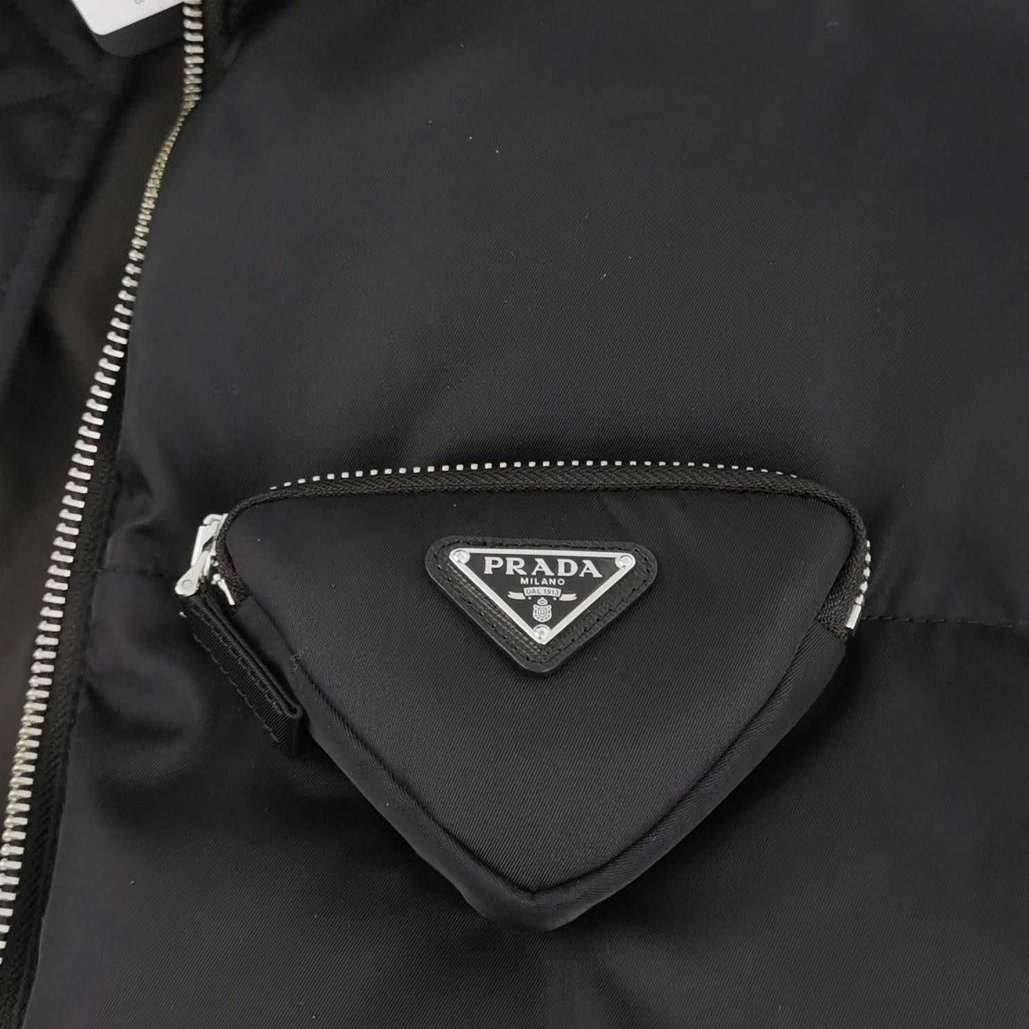 Prada Prada Men m Vests Size US M / EU 48-50 / 2 - 3 Thumbnail