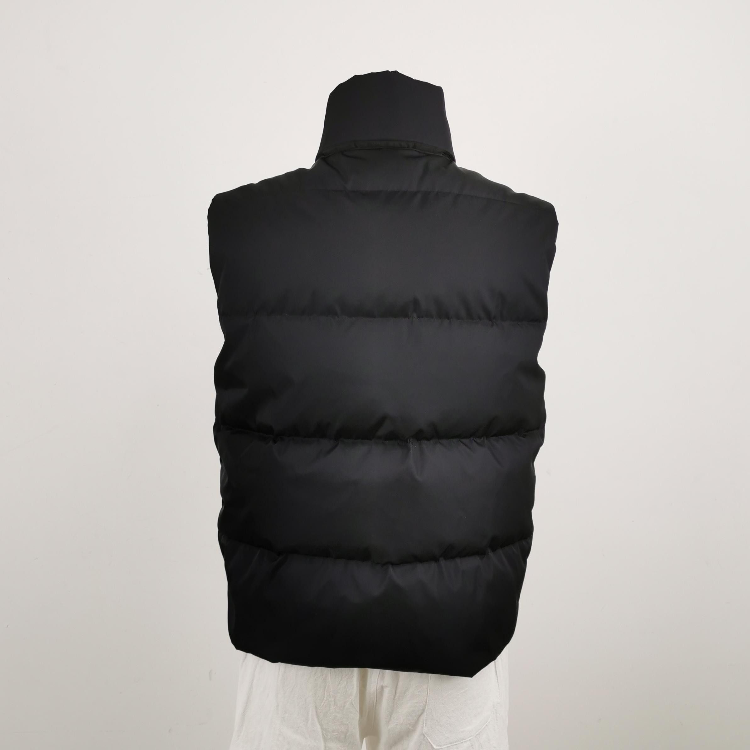 Prada Prada Men m Vests Size US M / EU 48-50 / 2 - 2 Thumbnail