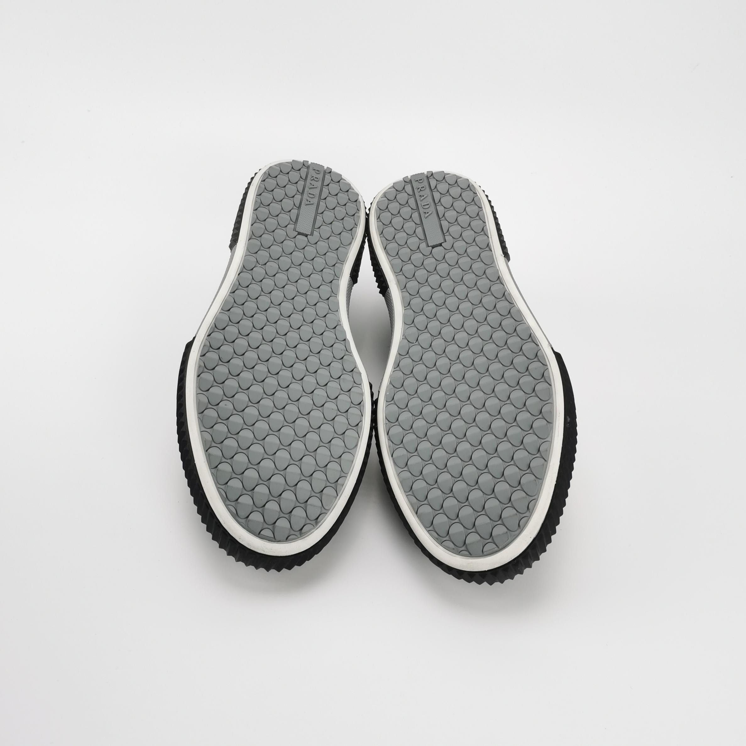 Prada Prada Men 7 Lowtop Sneakers Size US 7 / EU 40 - 5 Thumbnail