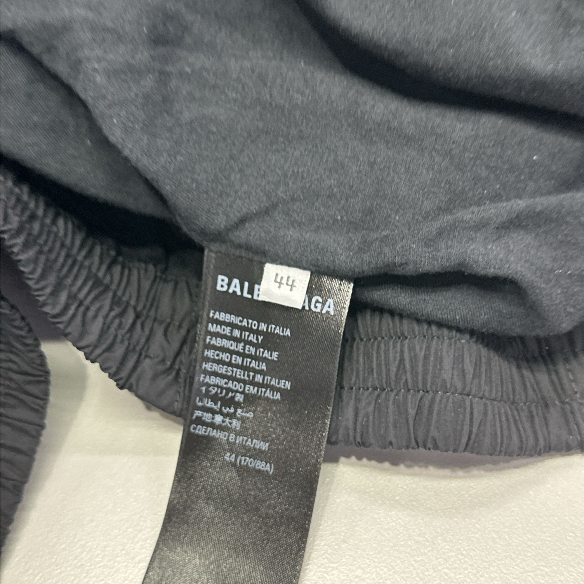 Balenciaga Balenciaga Dubai Logo Light Jacket Size S Size US S / EU 44-46 / 1 - 6 Thumbnail