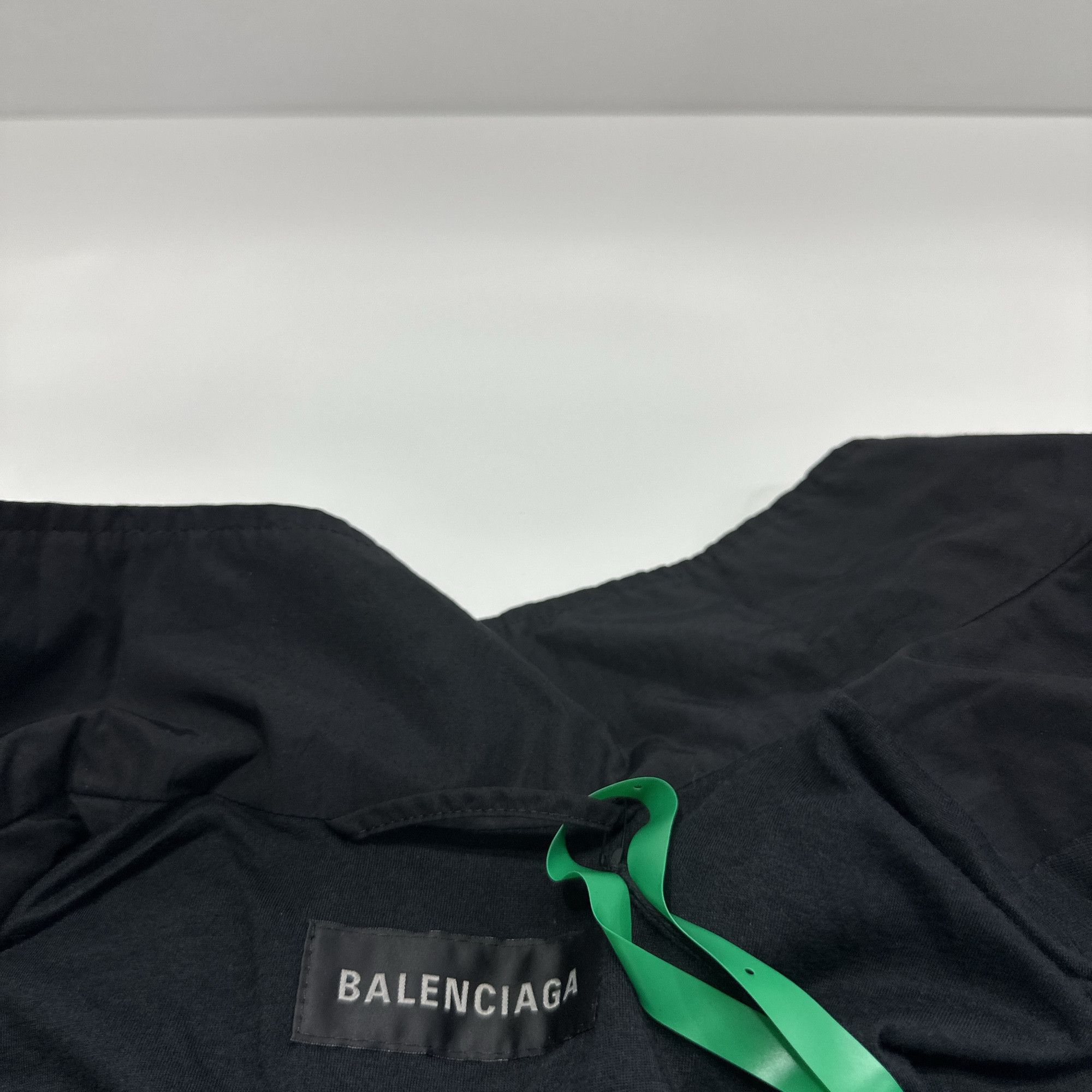 Balenciaga Balenciaga Dubai Logo Light Jacket Size S Size US S / EU 44-46 / 1 - 3 Thumbnail