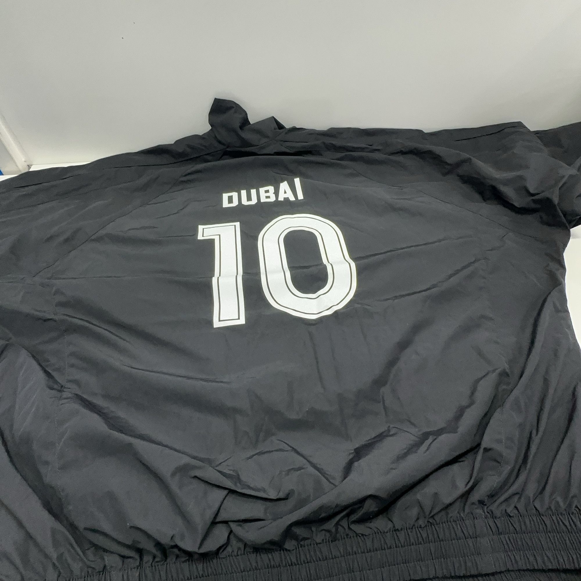 Balenciaga Balenciaga Dubai Logo Light Jacket Size S Size US S / EU 44-46 / 1 - 14 Thumbnail