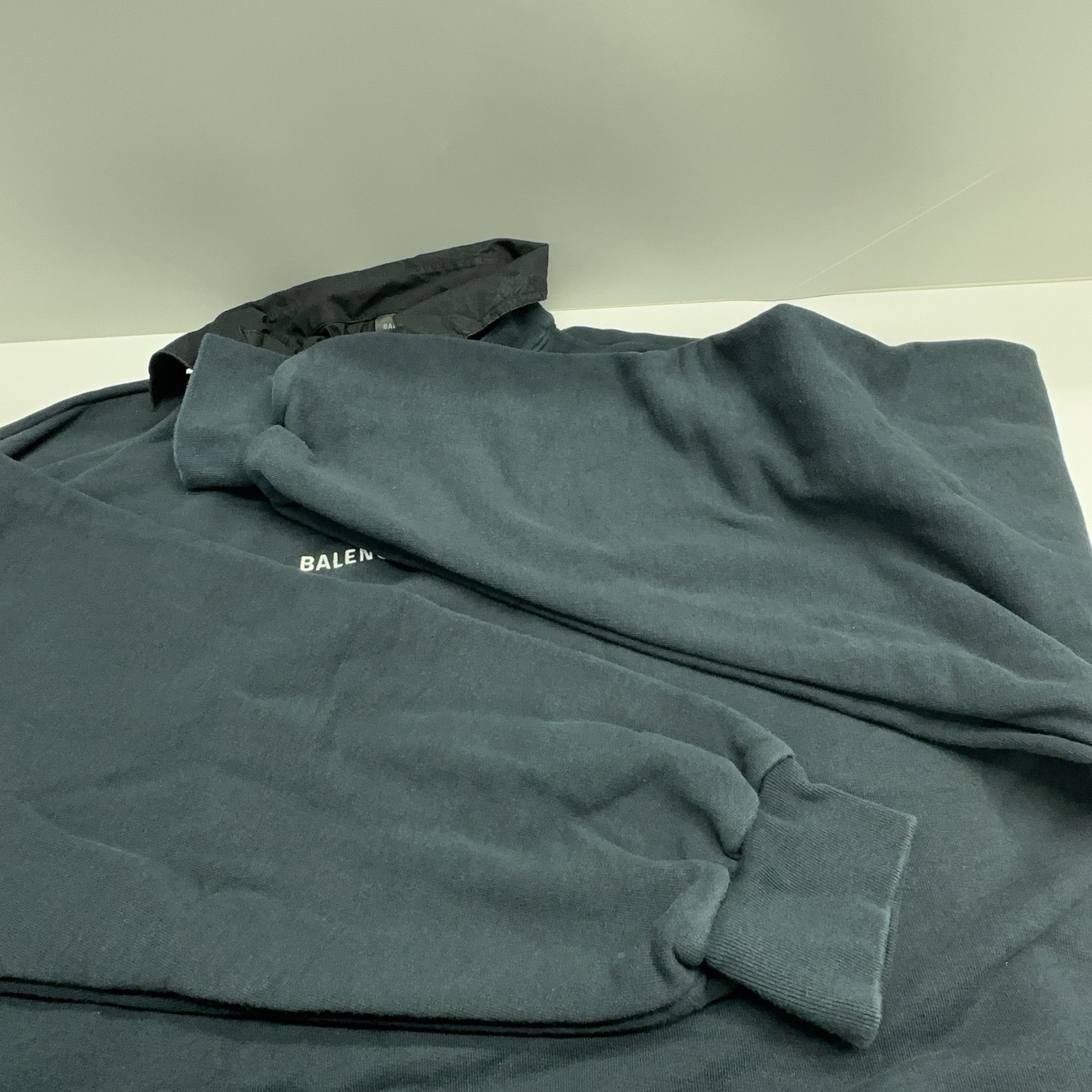 Balenciaga Balenciaga Collared Logo Sweatshirt Size M Size US M / EU 48-50 / 2 - 11 Thumbnail