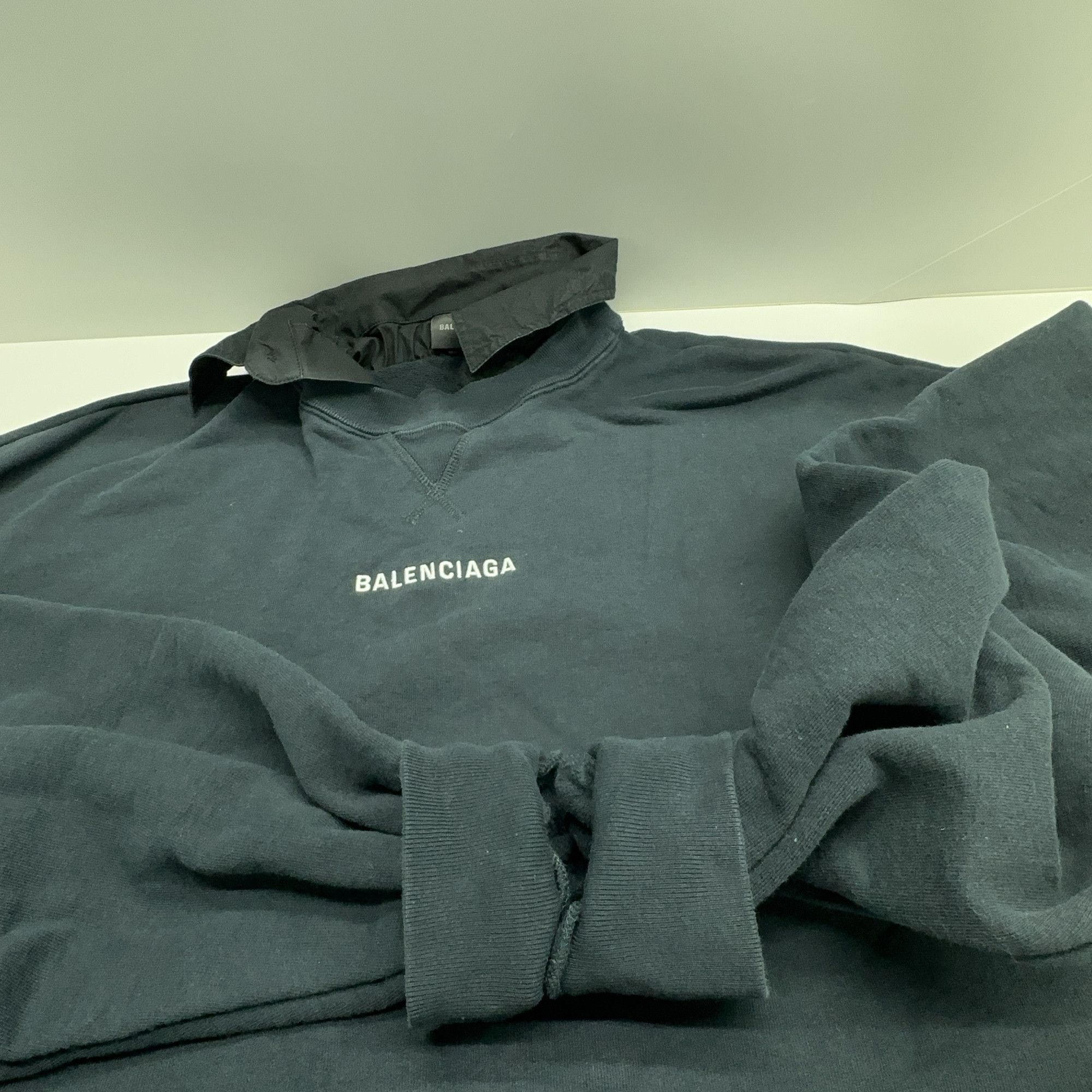 Balenciaga Balenciaga Collared Logo Sweatshirt Size M Size US M / EU 48-50 / 2 - 12 Thumbnail