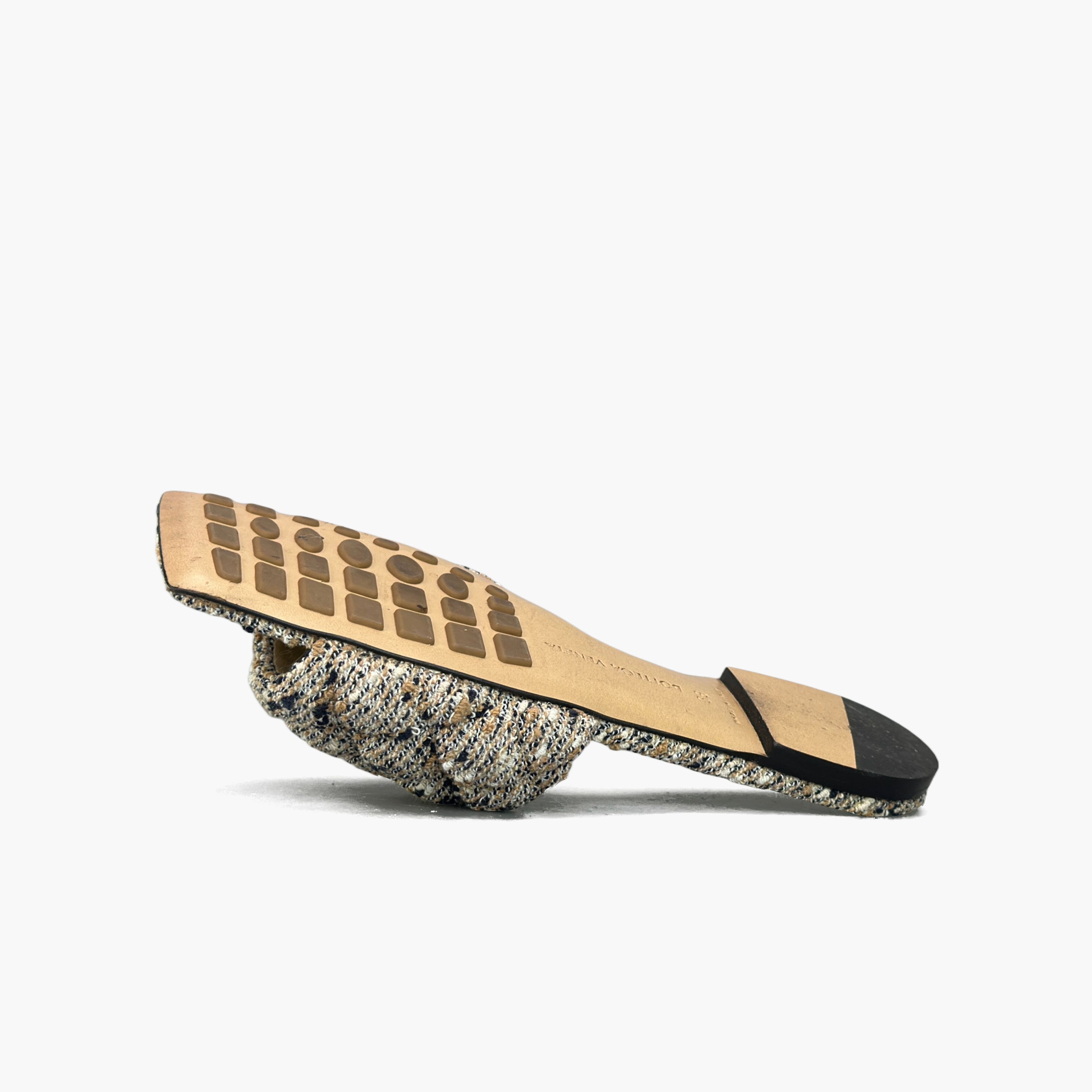 Bottega Veneta Bottega Veneta Padded Tweed Slides Size 36 Size US 6 / IT 36 - 8 Thumbnail