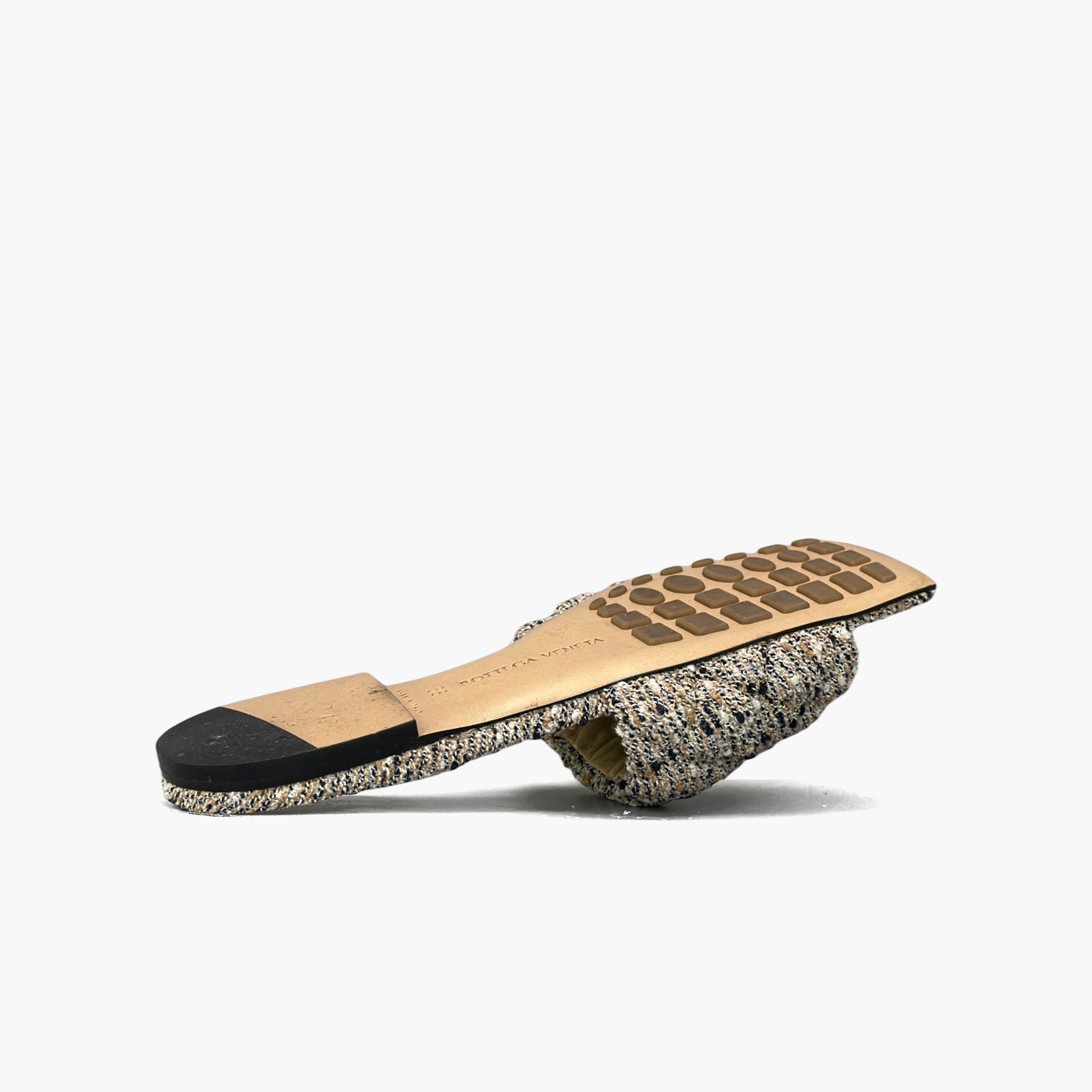 Bottega Veneta Bottega Veneta Padded Tweed Slides Size 36 Size US 6 / IT 36 - 7 Thumbnail