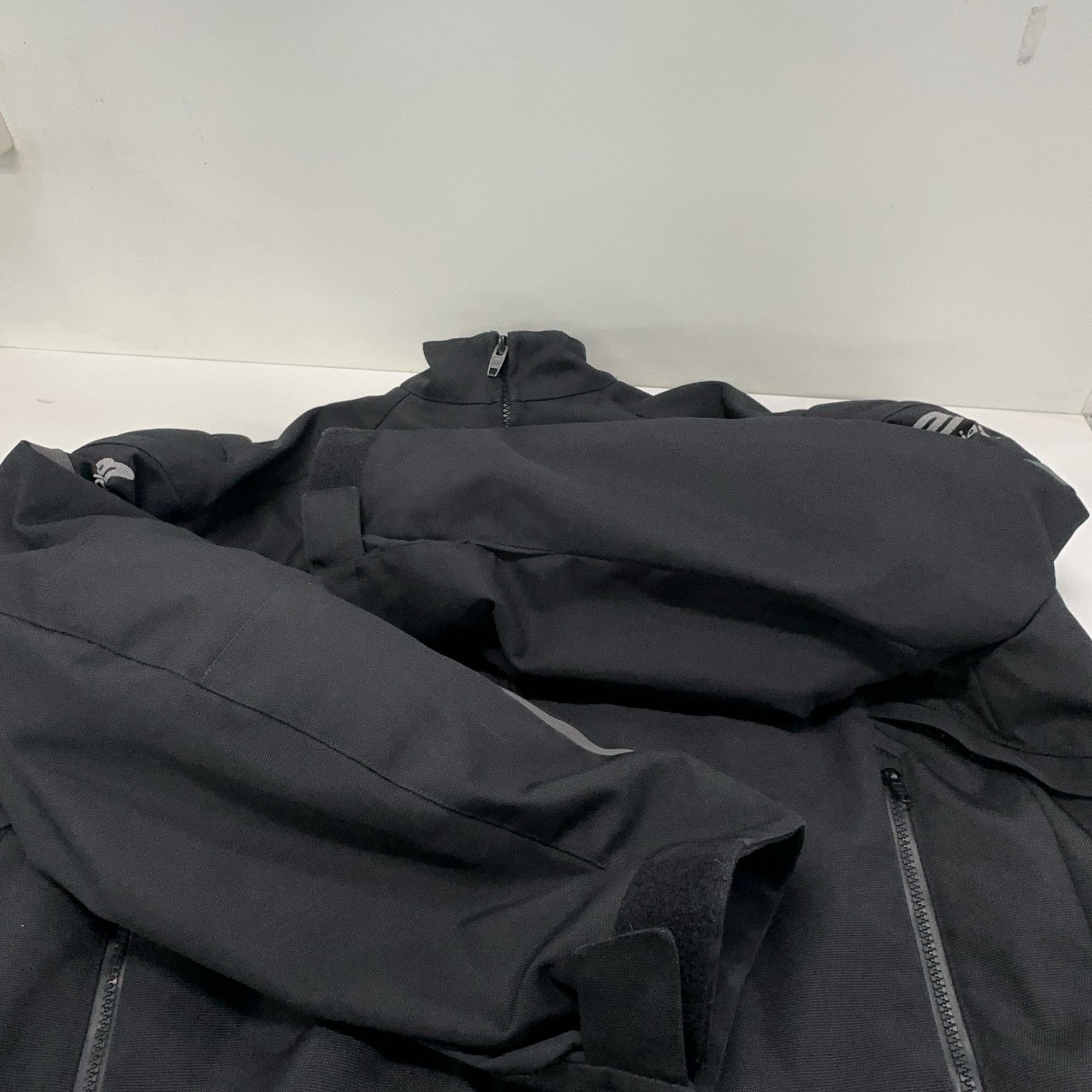 Balenciaga Balenciaga Skiwear Logo Tech Jacket Size 44 Size US S / EU 44-46 / 1 - 11 Thumbnail