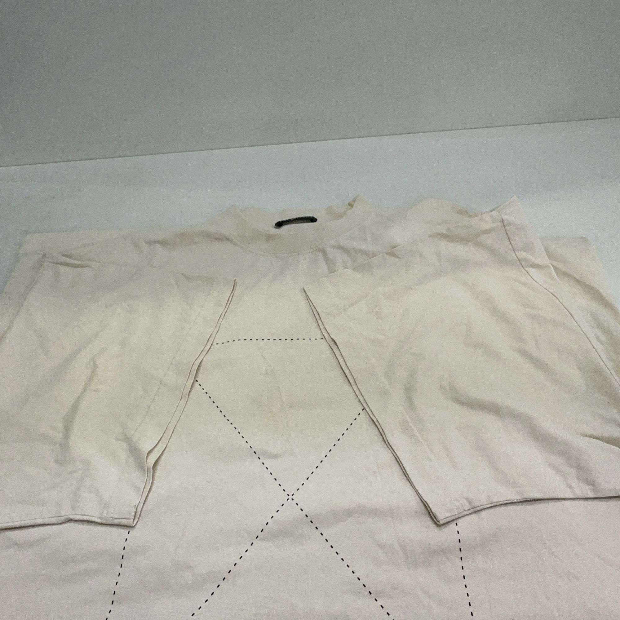 Balenciaga Balenciaga Your Ad Here Graphic T-Shirt Size M Size US M / EU 48-50 / 2 - 11 Thumbnail