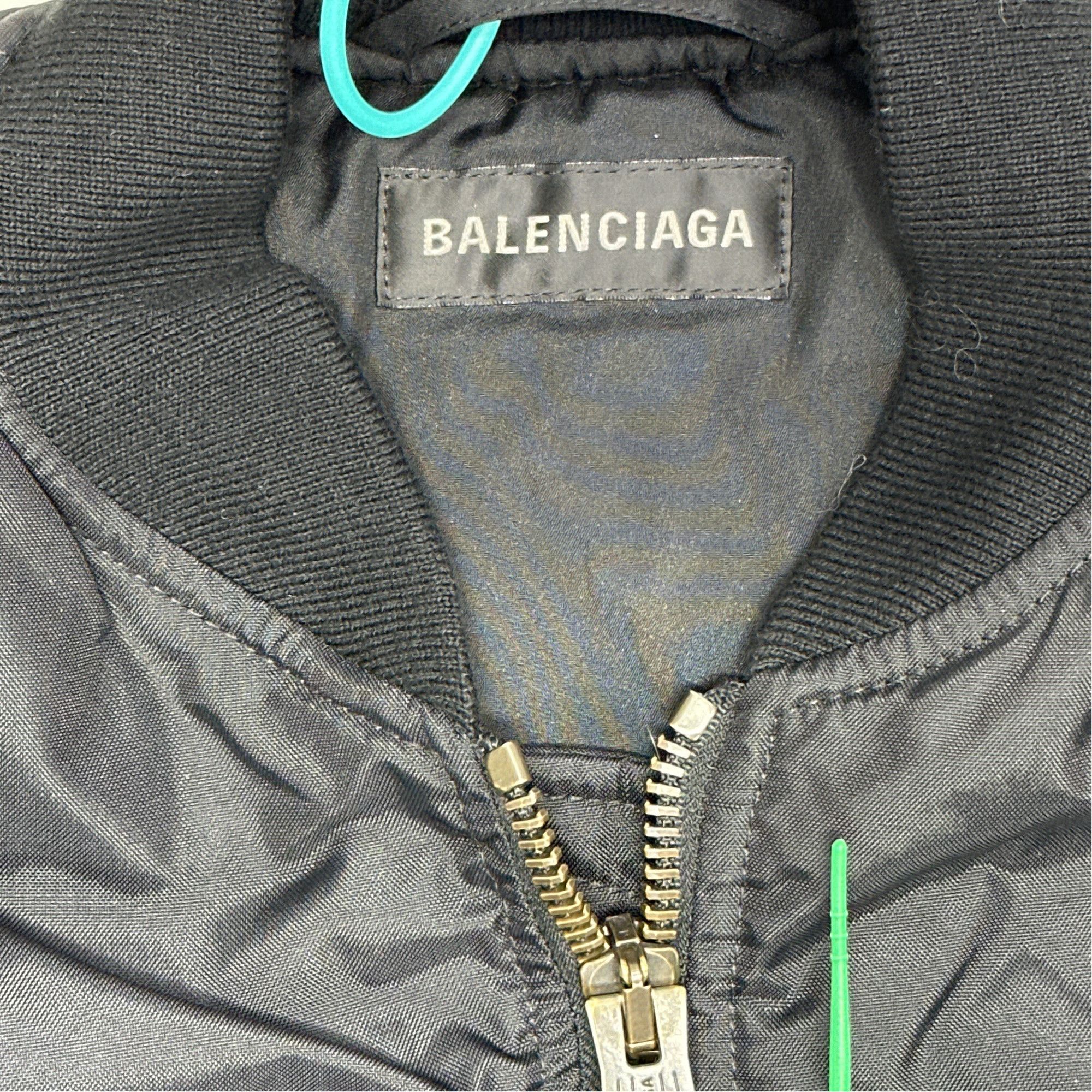 Balenciaga Balenciaga Logo Patch Bomber Jacket Size 44 Size US S / EU 44-46 / 1 - 2 Thumbnail
