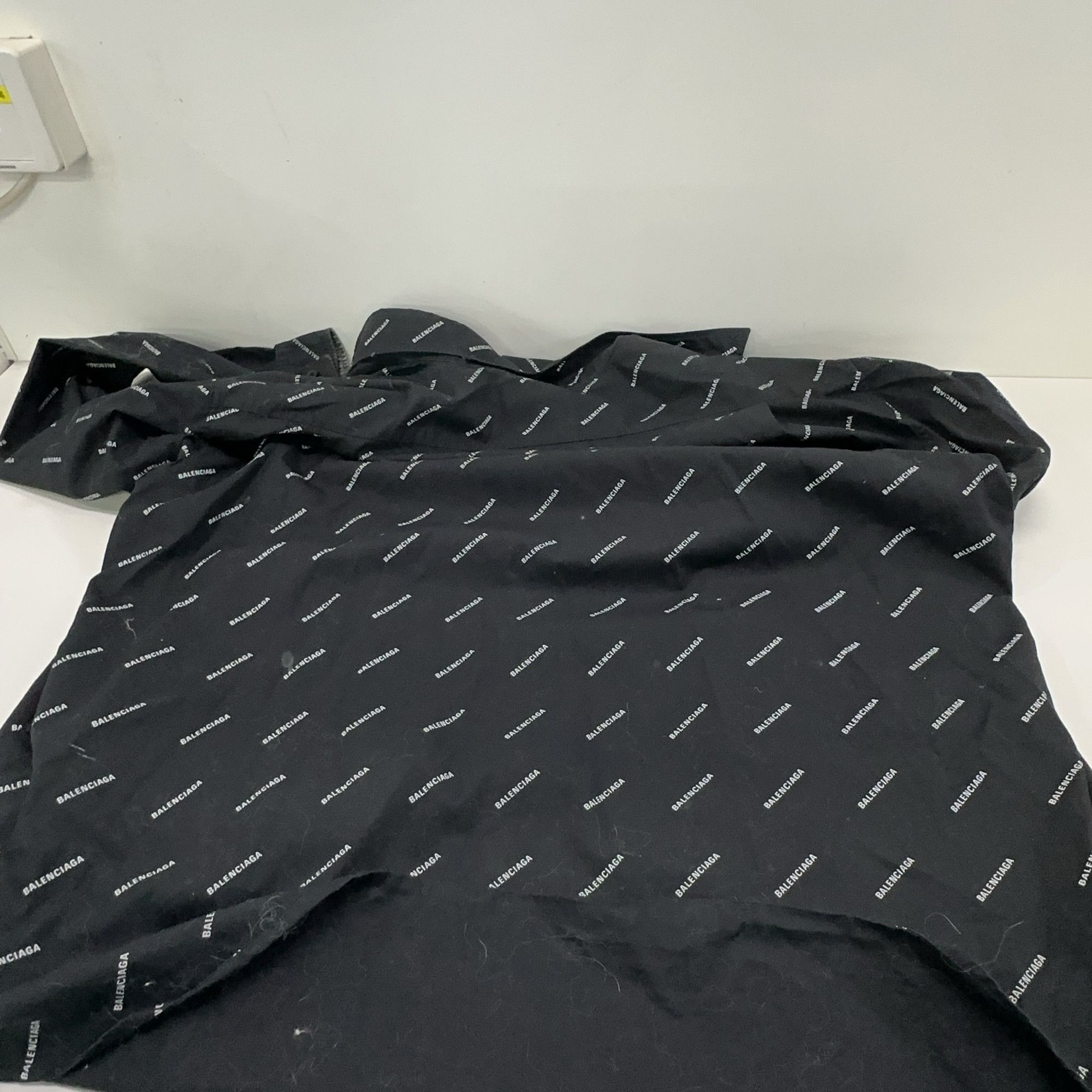 Balenciaga Balenciaga All Over Logo Print Shirt Size 38 Size US S / EU 44-46 / 1 - 10 Thumbnail