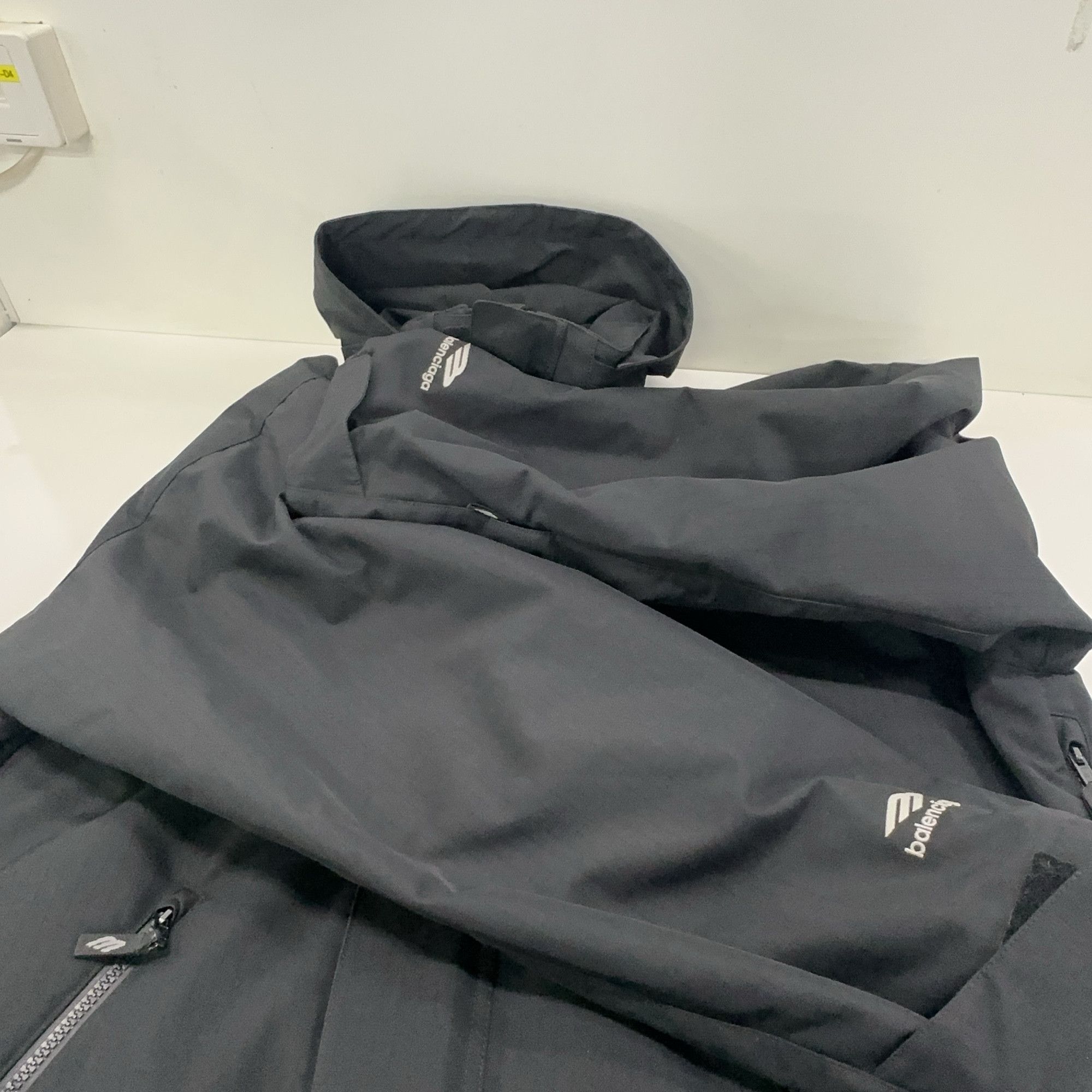 Balenciaga Balenciaga Skiwear Zip Up Jacket Size 46 Size US S / EU 44-46 / 1 - 9 Thumbnail