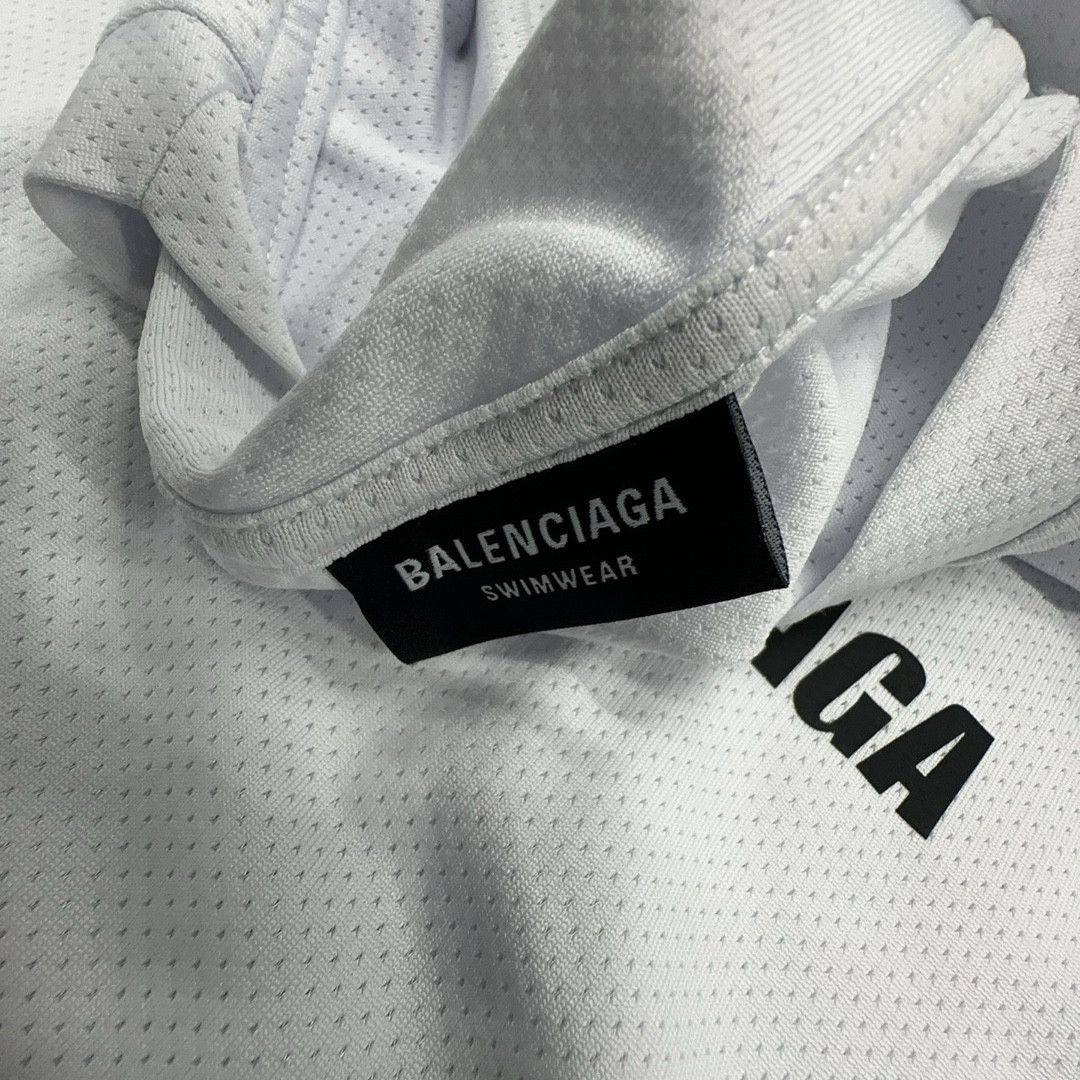 Balenciaga Balenciaga Logo Swim T-Shirt US S Size US S / EU 44-46 / 1 - 3 Thumbnail