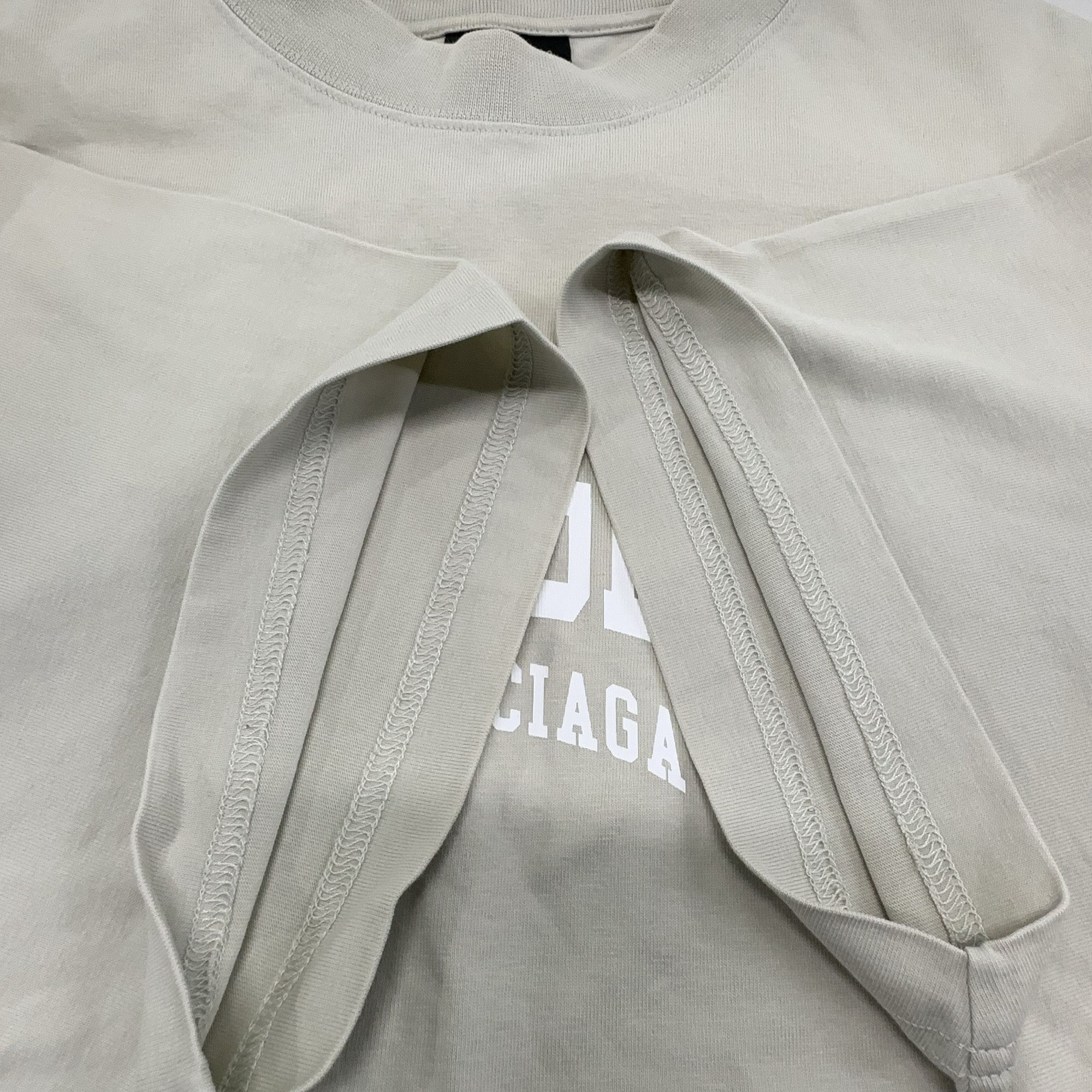 Balenciaga Balenciaga Los Angeles Logo T-Shirt Size L Size US L / EU 52-54 / 3 - 13 Thumbnail