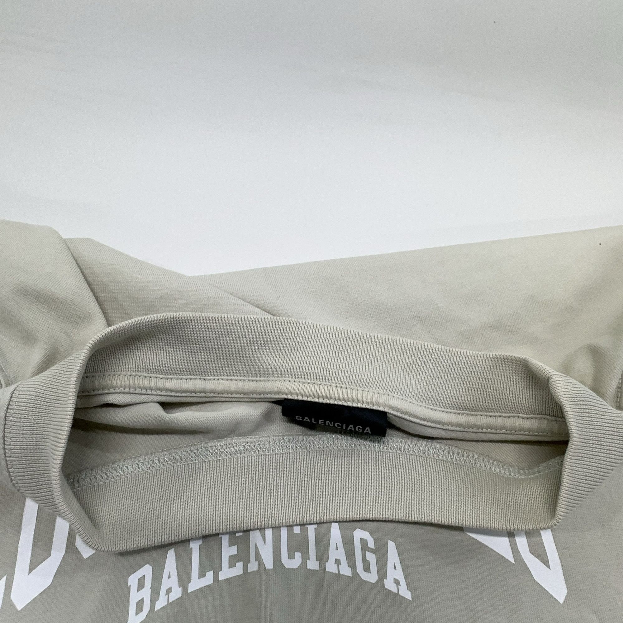 Balenciaga Balenciaga Los Angeles Logo T-Shirt Size L Size US L / EU 52-54 / 3 - 12 Thumbnail