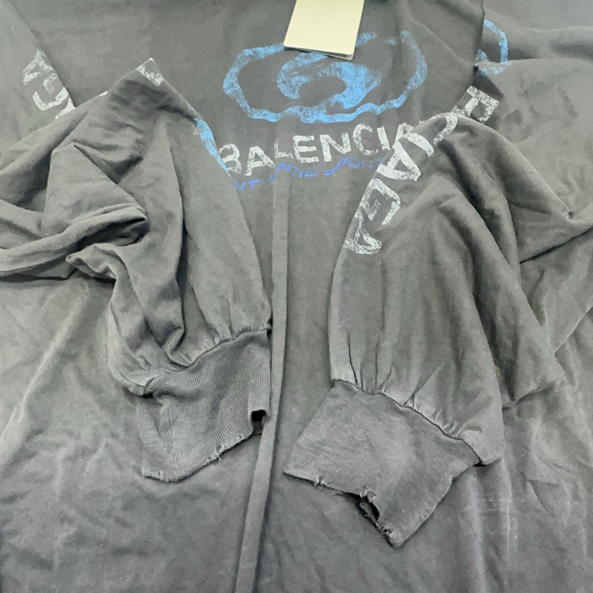 Balenciaga Balenciaga Logo Graphic Long Sleeve T-Shirt Size 1 Size US S / EU 44-46 / 1 - 8 Thumbnail