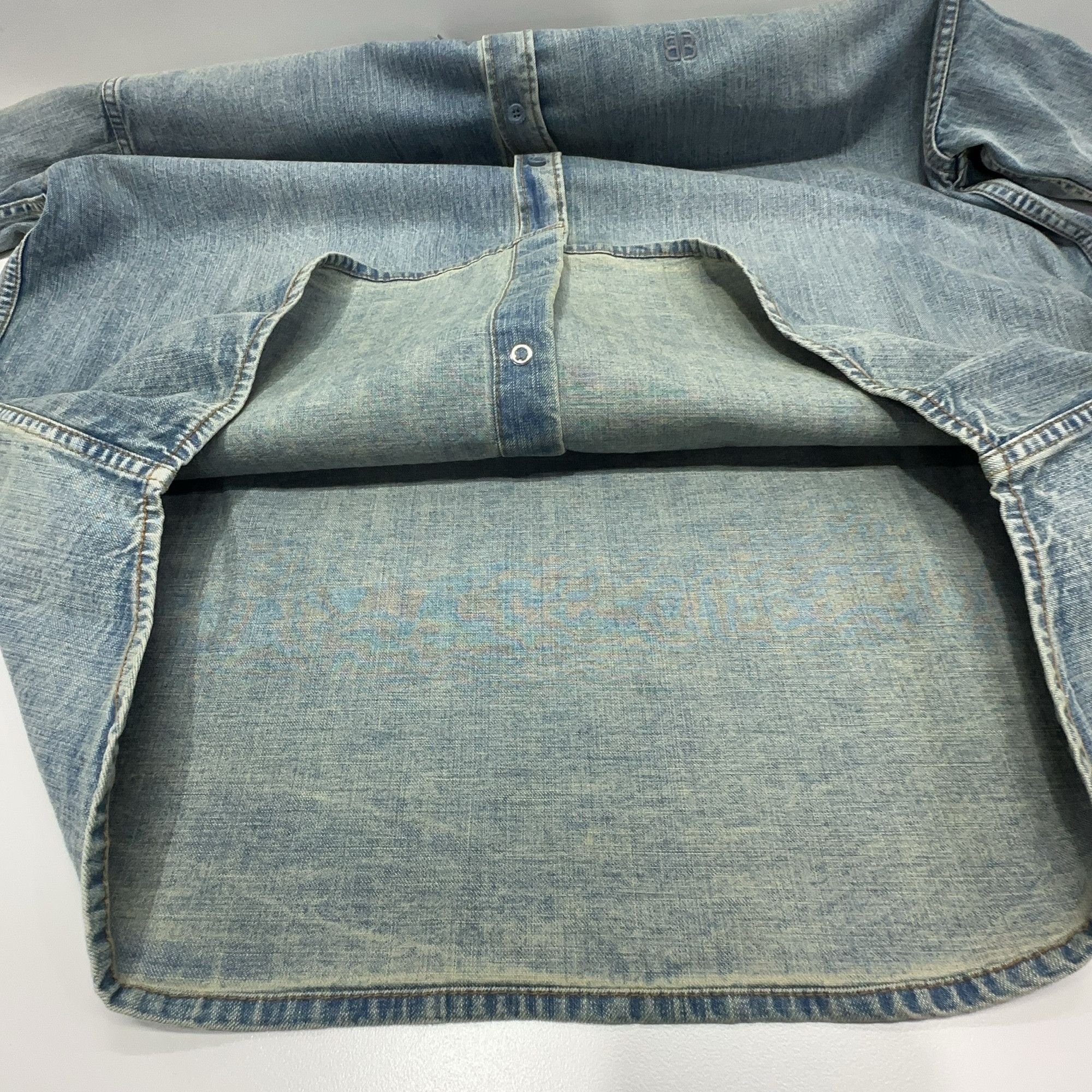 Balenciaga Balenciaga BB Embroidered Denim Shirt XS Size US XS / EU 42 / 0 - 9 Thumbnail