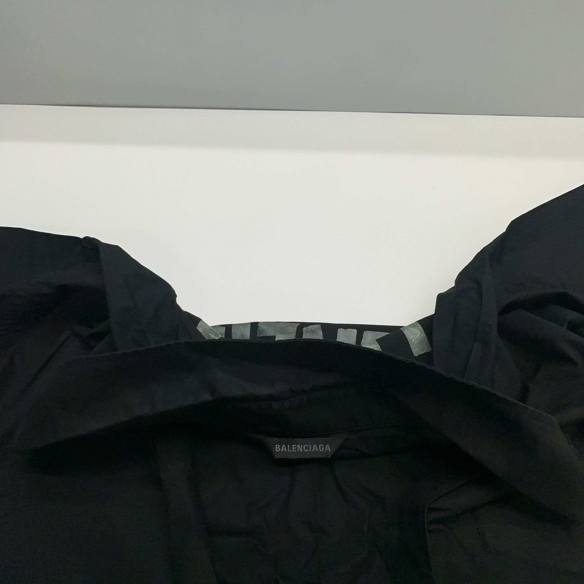 Balenciaga Balenciaga Back Logo Short Sleeve Shirt Size 37 Size US S / EU 44-46 / 1 - 12 Thumbnail