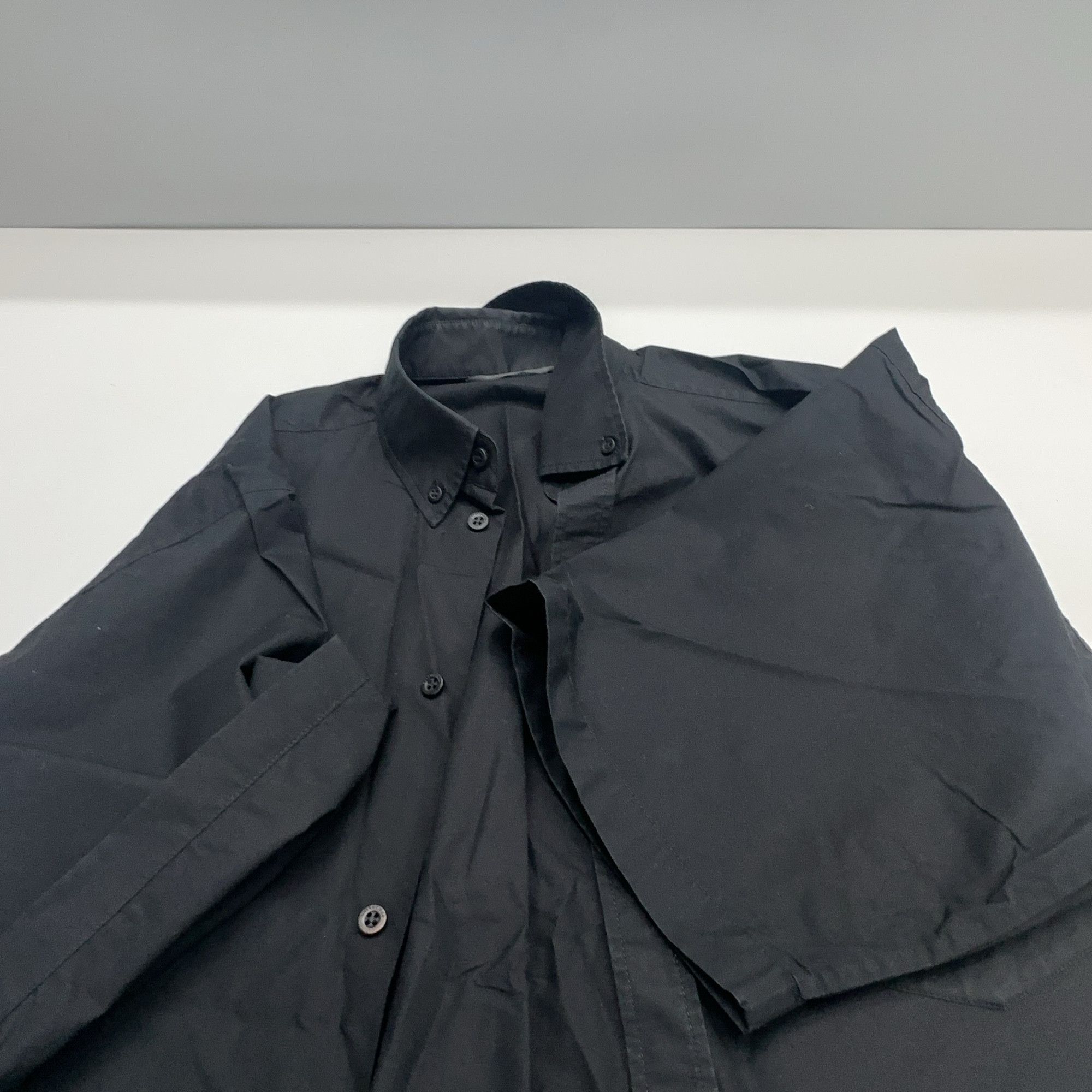 Balenciaga Balenciaga Back Logo Short Sleeve Shirt Size 37 Size US S / EU 44-46 / 1 - 16 Thumbnail