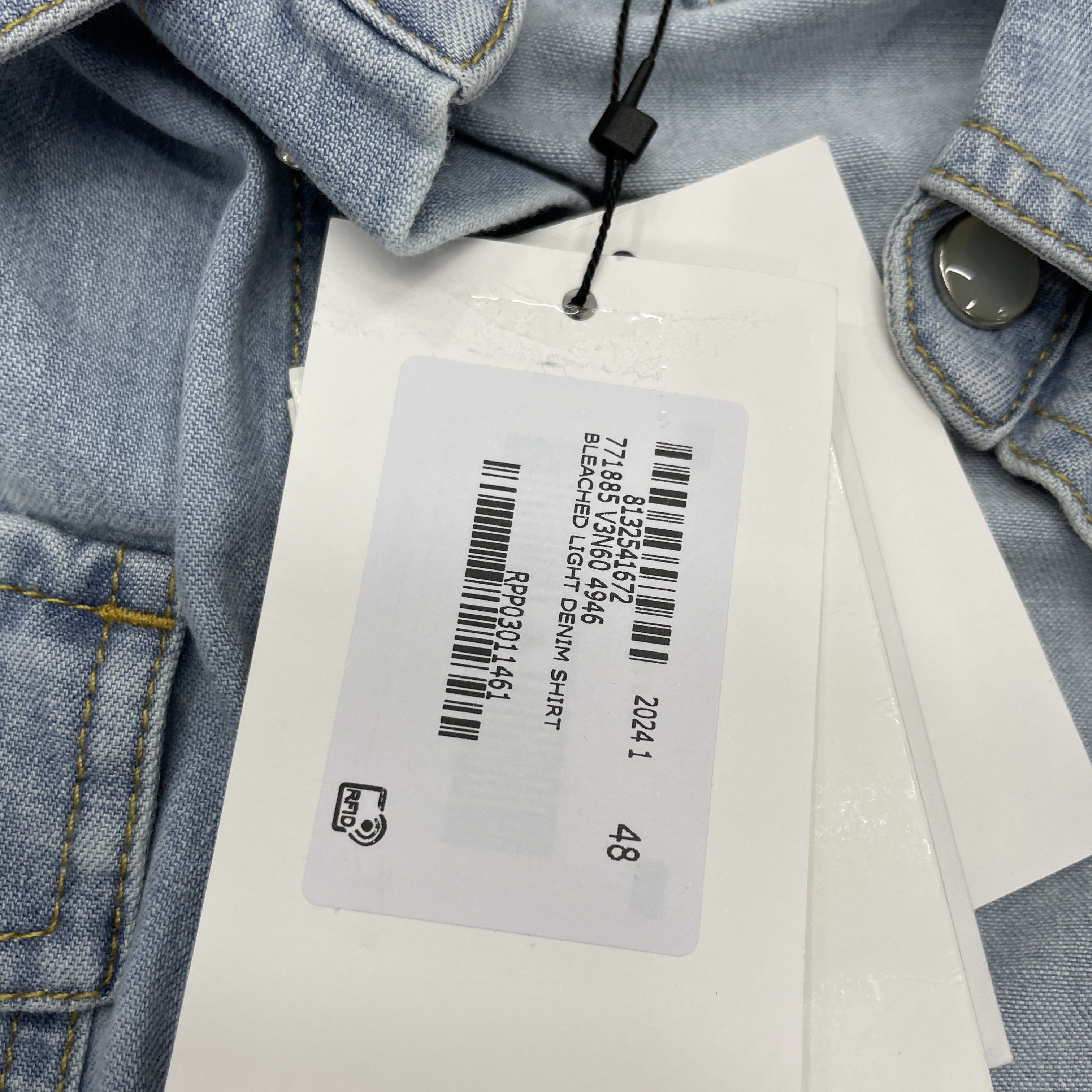 Bottega Veneta Bottega Veneta Bleached Denim Shirt Size 48 Size US M / EU 48-50 / 2 - 5 Thumbnail