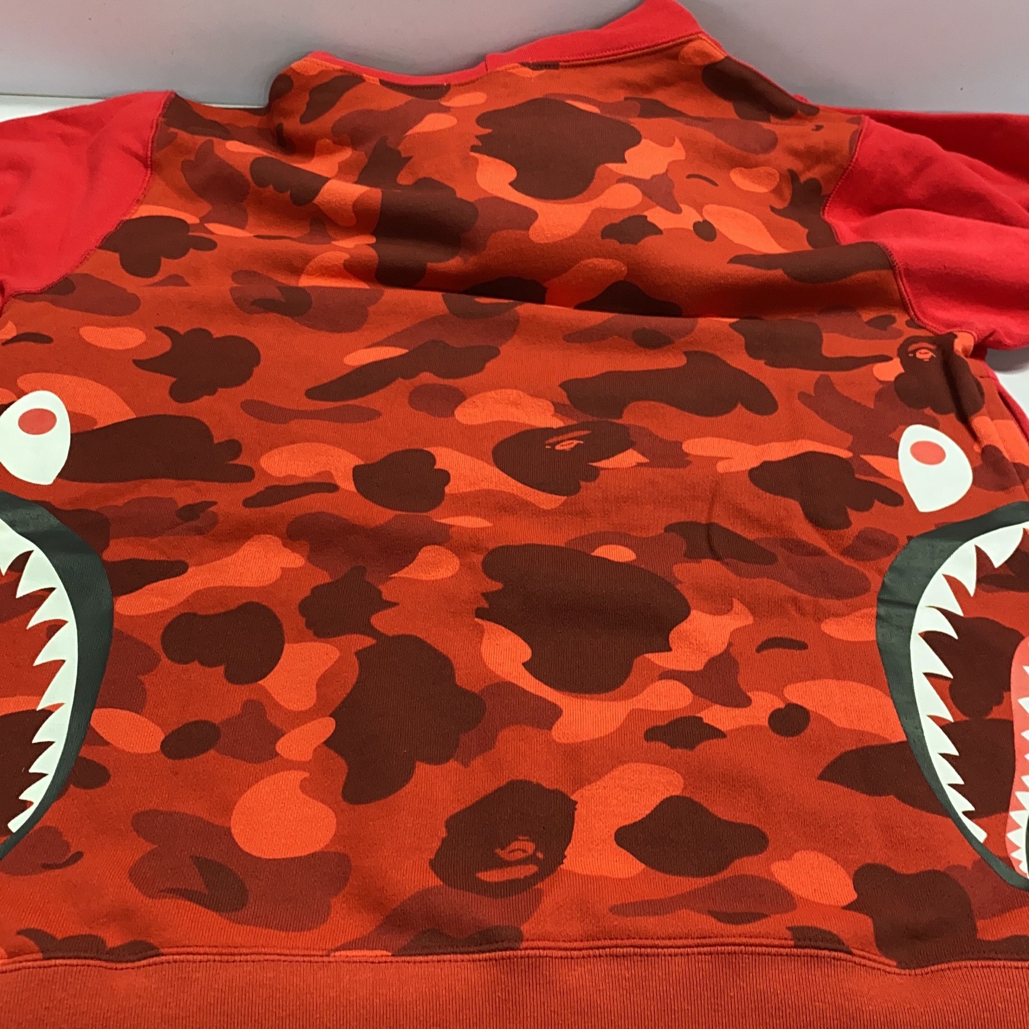 Bape A Bathing Ape Shark Camo Hoodie Size L Size US L / EU 52-54 / 3 - 8 Thumbnail