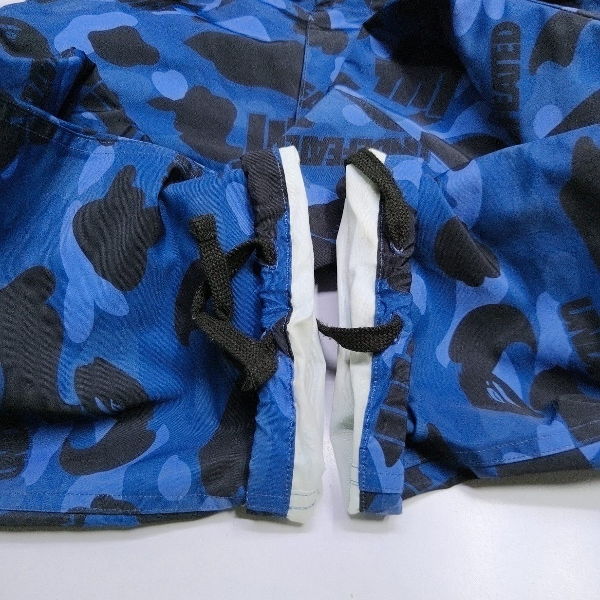 Undefeated Undefeated x Bape Camo Cargo Pants Size L Size US 34 / EU 50 - 11 Thumbnail