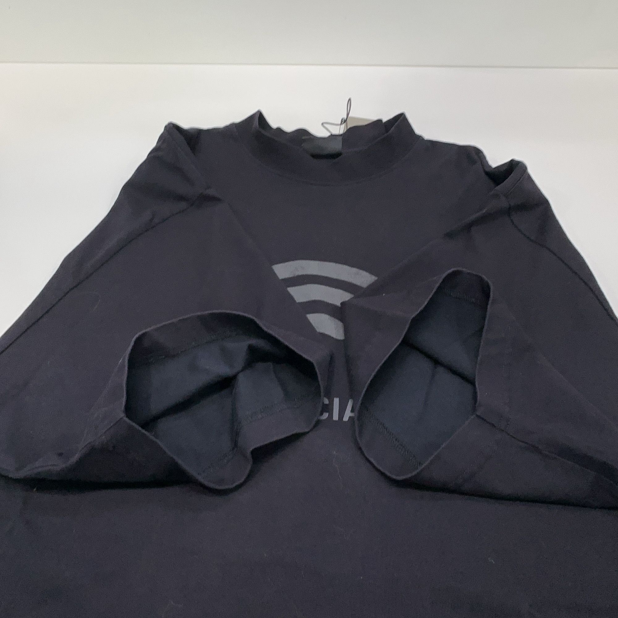 Balenciaga Balenciaga WiFi Logo T-Shirt Size M Size US M / EU 48-50 / 2 - 8 Thumbnail