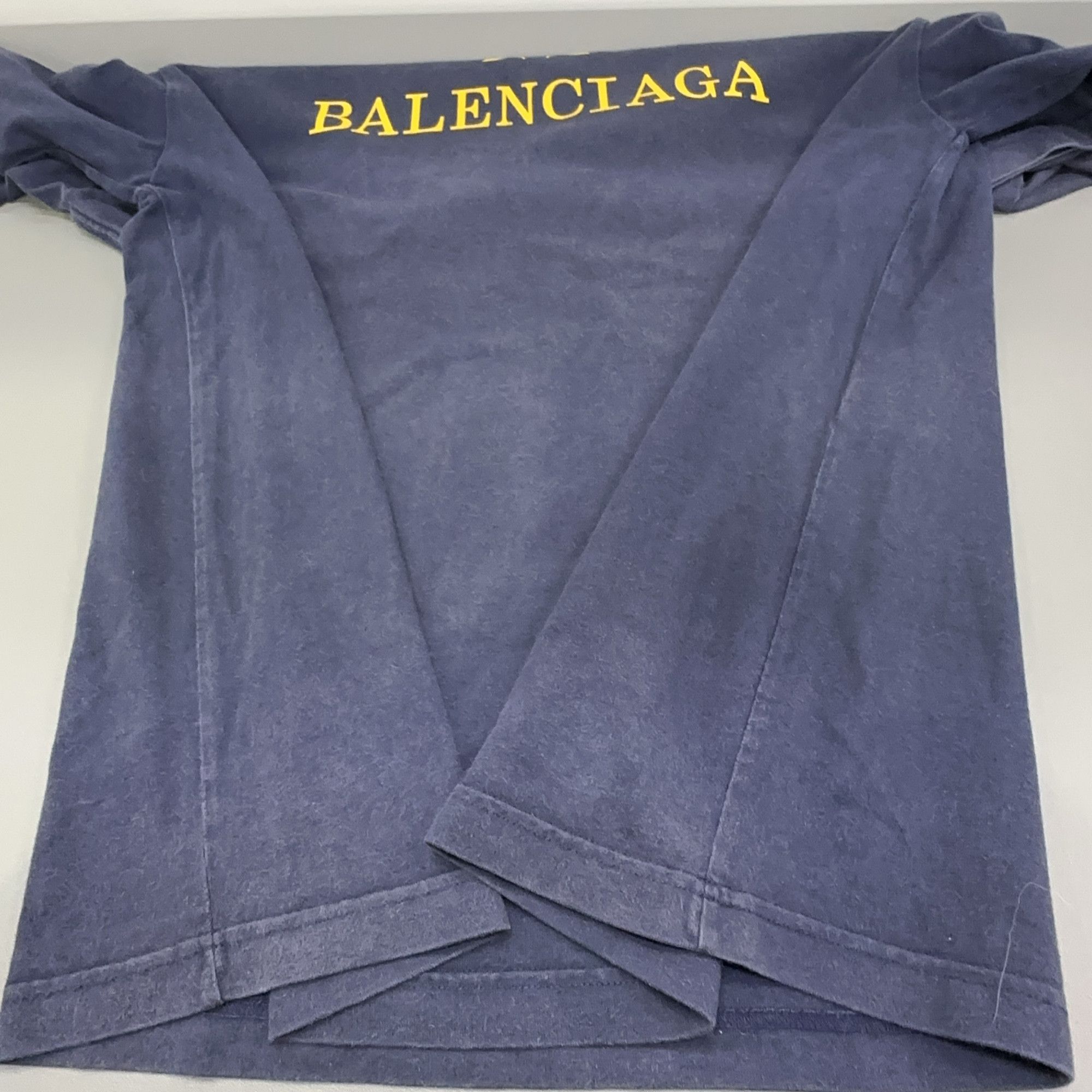 Balenciaga Balenciaga Laurel Logo T-Shirt Size XS Size US XS / EU 42 / 0 - 11 Thumbnail