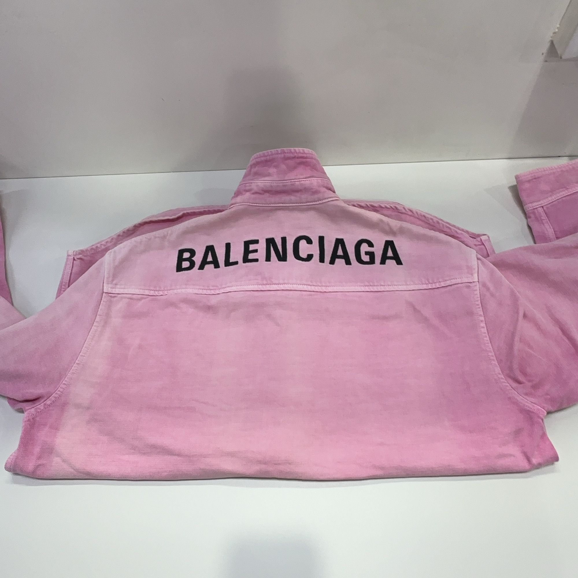 Balenciaga Balenciaga Logo Back Button Up Shirt Size S Size US S / EU 44-46 / 1 - 12 Thumbnail