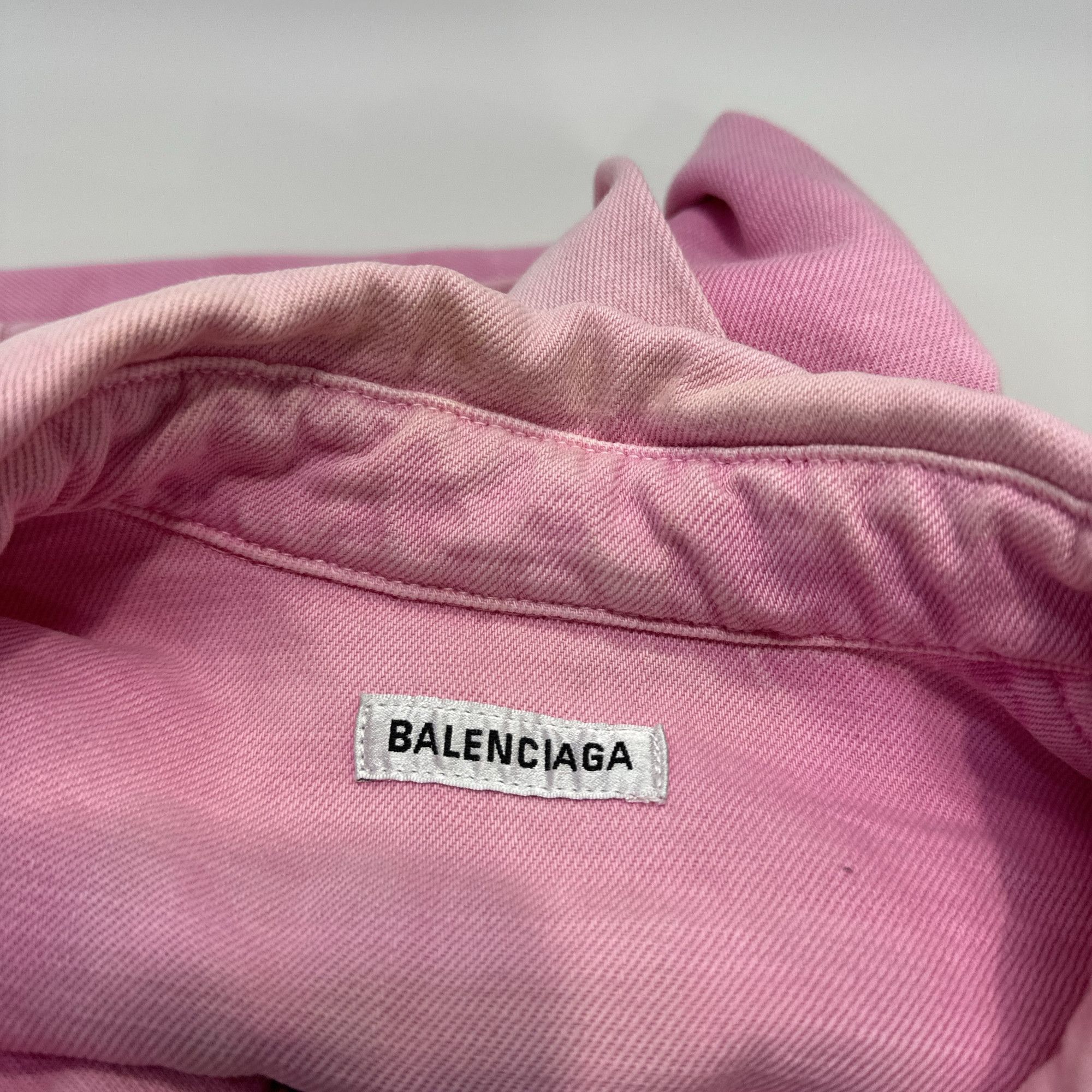 Balenciaga Balenciaga Logo Back Button Up Shirt Size S Size US S / EU 44-46 / 1 - 3 Thumbnail