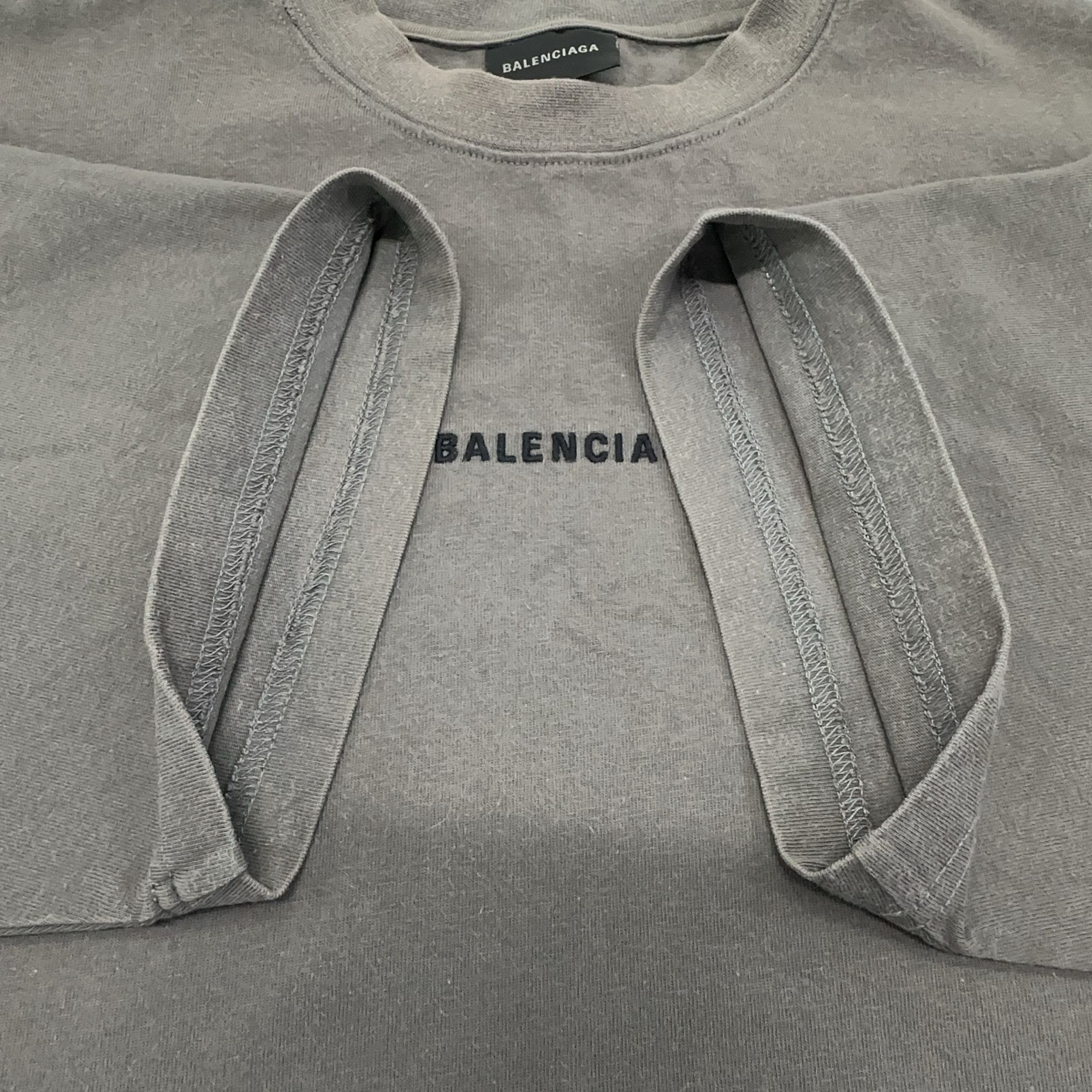 Balenciaga Balenciaga Embroidered Logo T-Shirt Size S Size US S / EU 44-46 / 1 - 9 Thumbnail