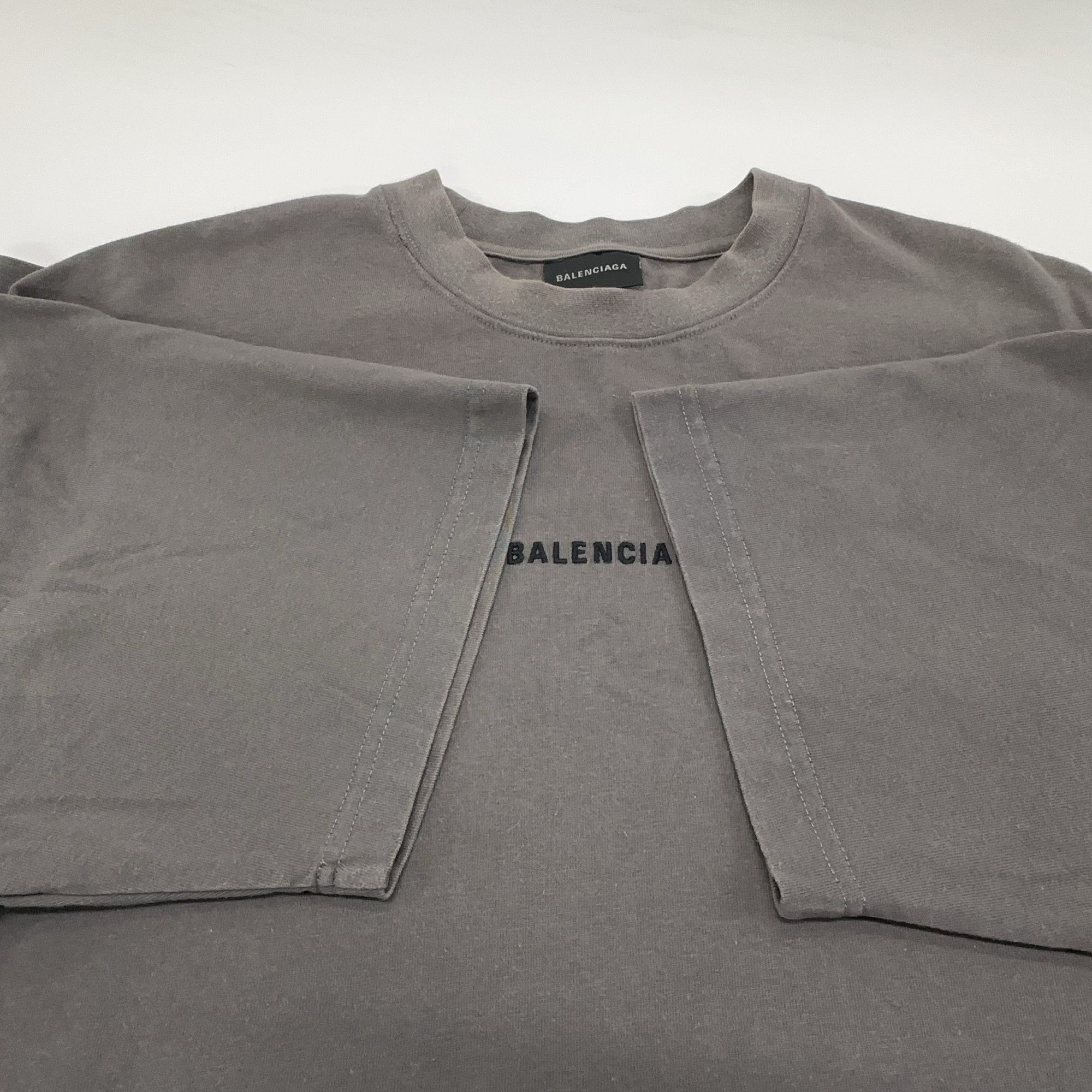 Balenciaga Balenciaga Embroidered Logo T-Shirt Size S Size US S / EU 44-46 / 1 - 8 Thumbnail