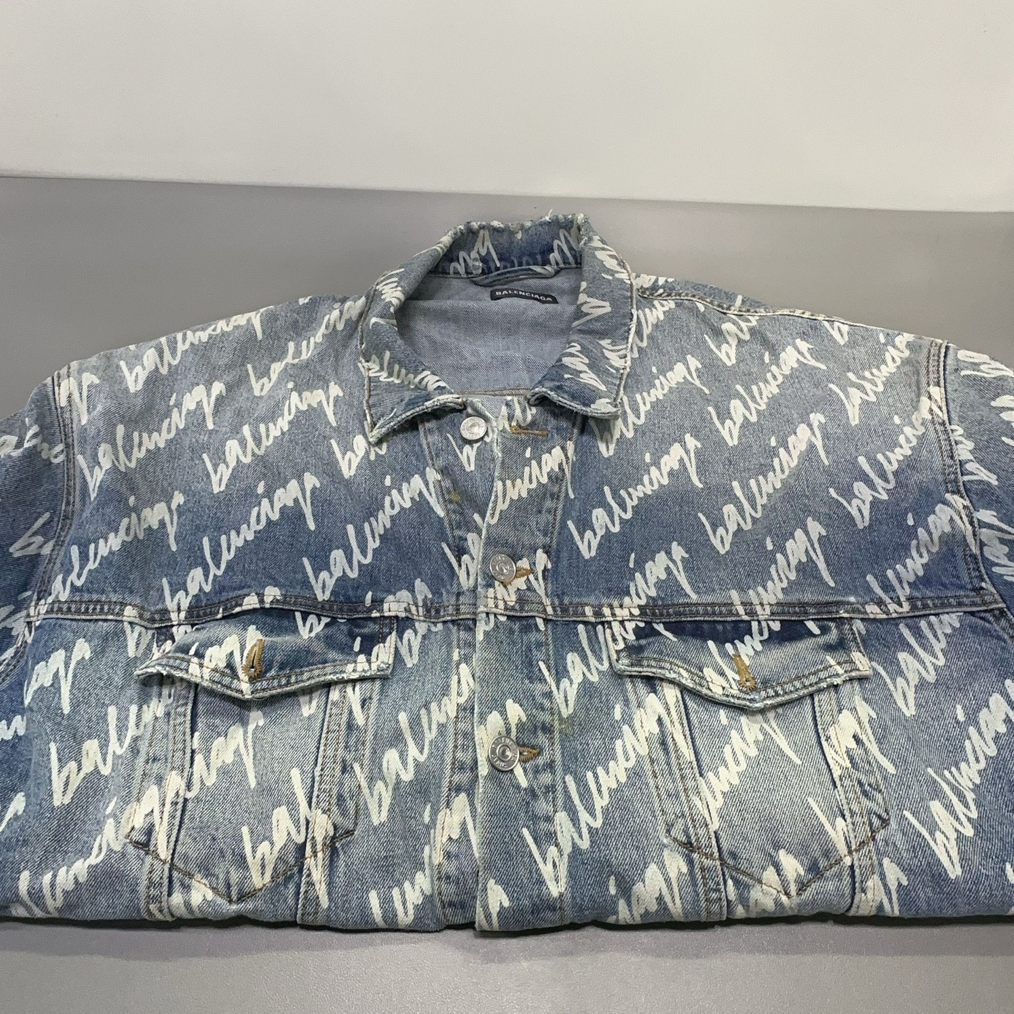 Balenciaga Balenciaga Script Print Denim Jacket US XL Size US XL / EU 56 / 4 - 7 Thumbnail