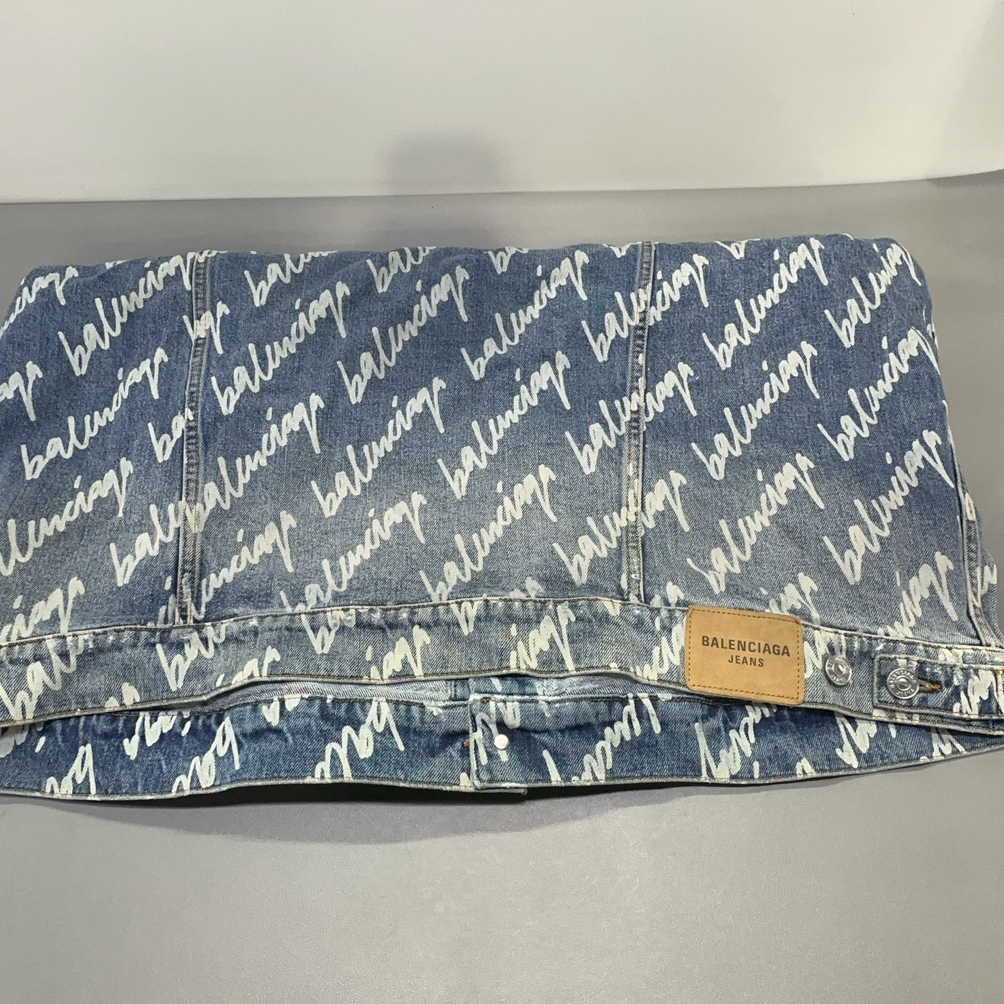Balenciaga Balenciaga Script Print Denim Jacket US XL Size US XL / EU 56 / 4 - 10 Thumbnail