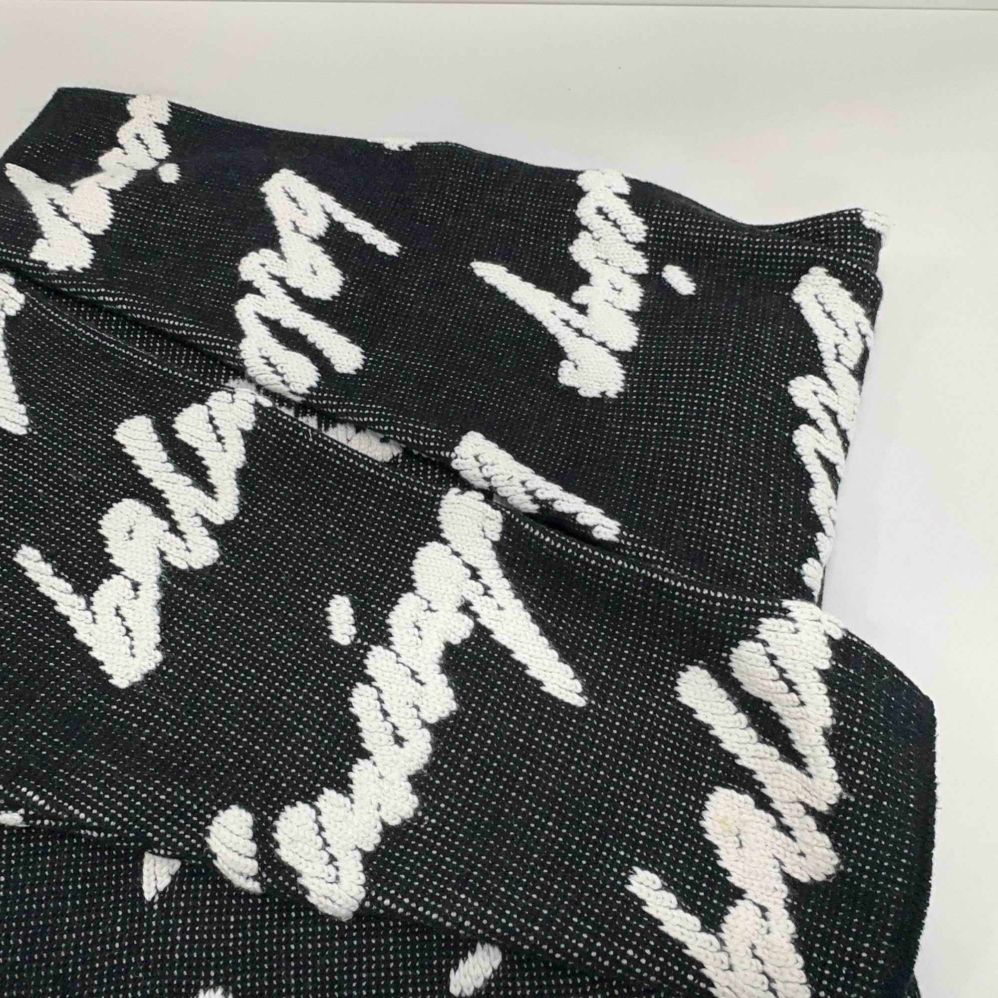 Balenciaga Balenciaga All-Over Logo Knit Sweater Size XS Size XS / US 0-2 / IT 36-38 - 7 Thumbnail