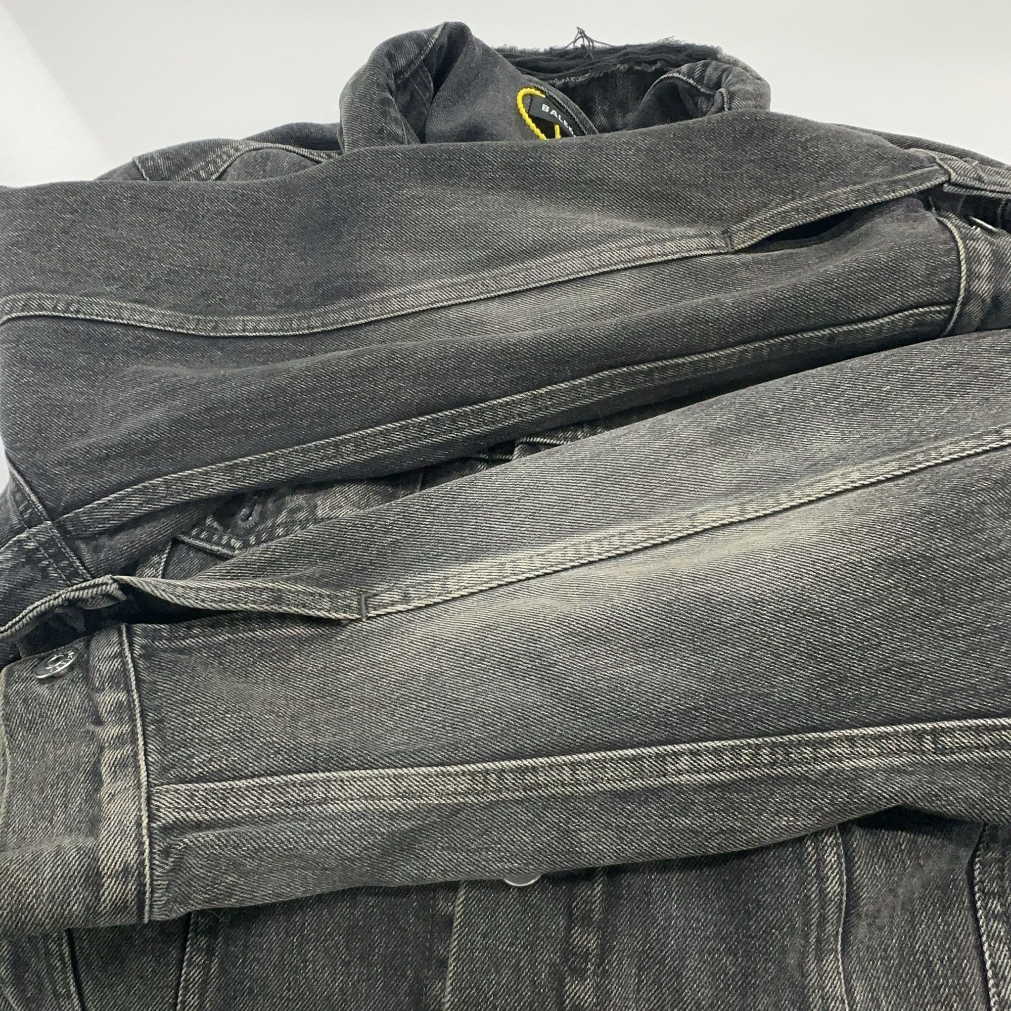 Balenciaga Balenciaga Red Logo Denim Jacket Size M Size US M / EU 48-50 / 2 - 7 Thumbnail