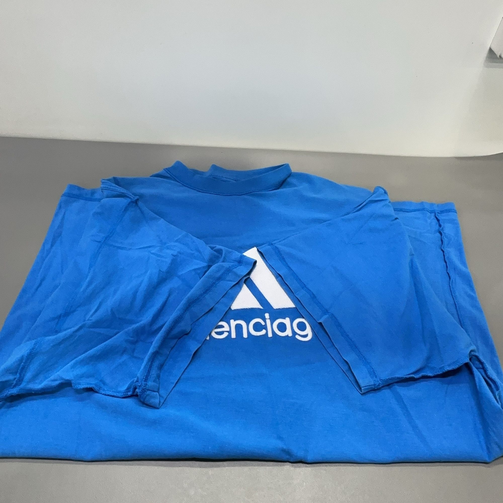 Balenciaga Balenciaga x Adidas Logo T-Shirt US M Size US M / EU 48-50 / 2 - 10 Thumbnail